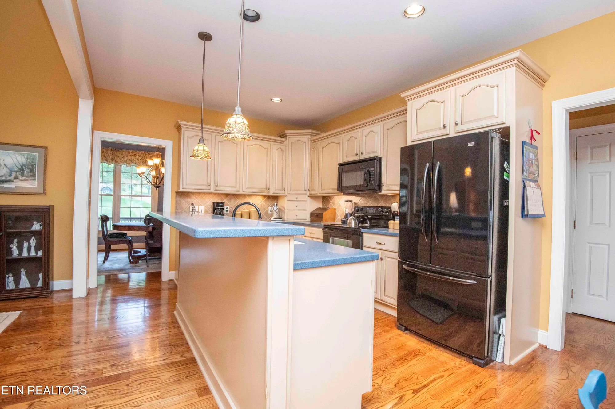 Property Slideshow image 15 of 45 | 308 tahlequah dr, Loudon, TN, 37774