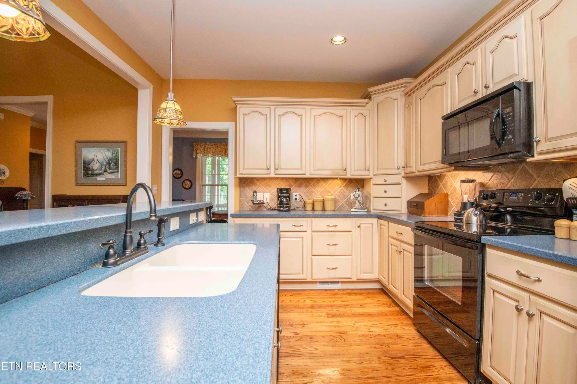 Property Slideshow image 16 of 45 | 308 tahlequah dr, Loudon, TN, 37774