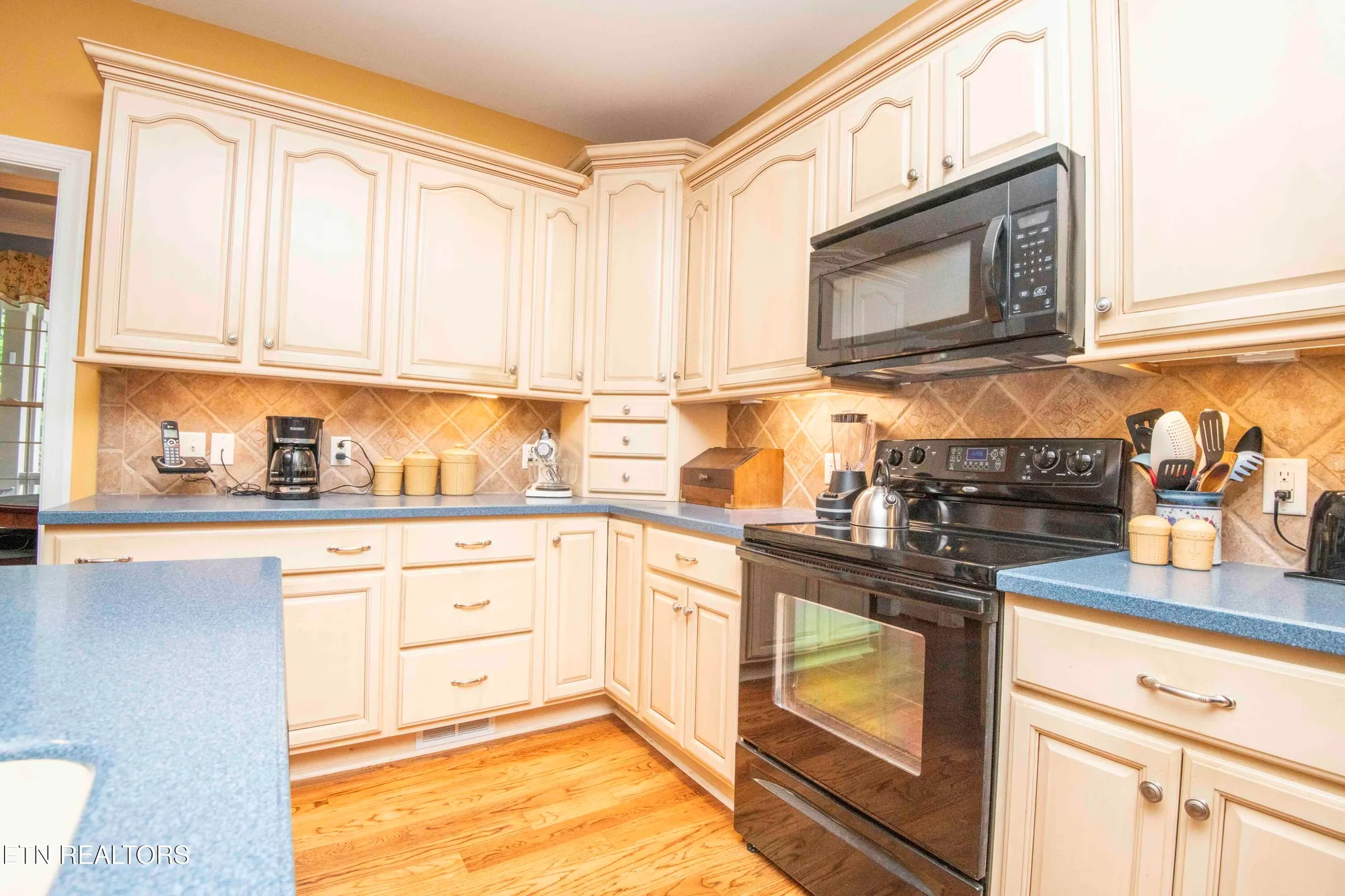 Property Slideshow image 19 of 45 | 308 tahlequah dr, Loudon, TN, 37774