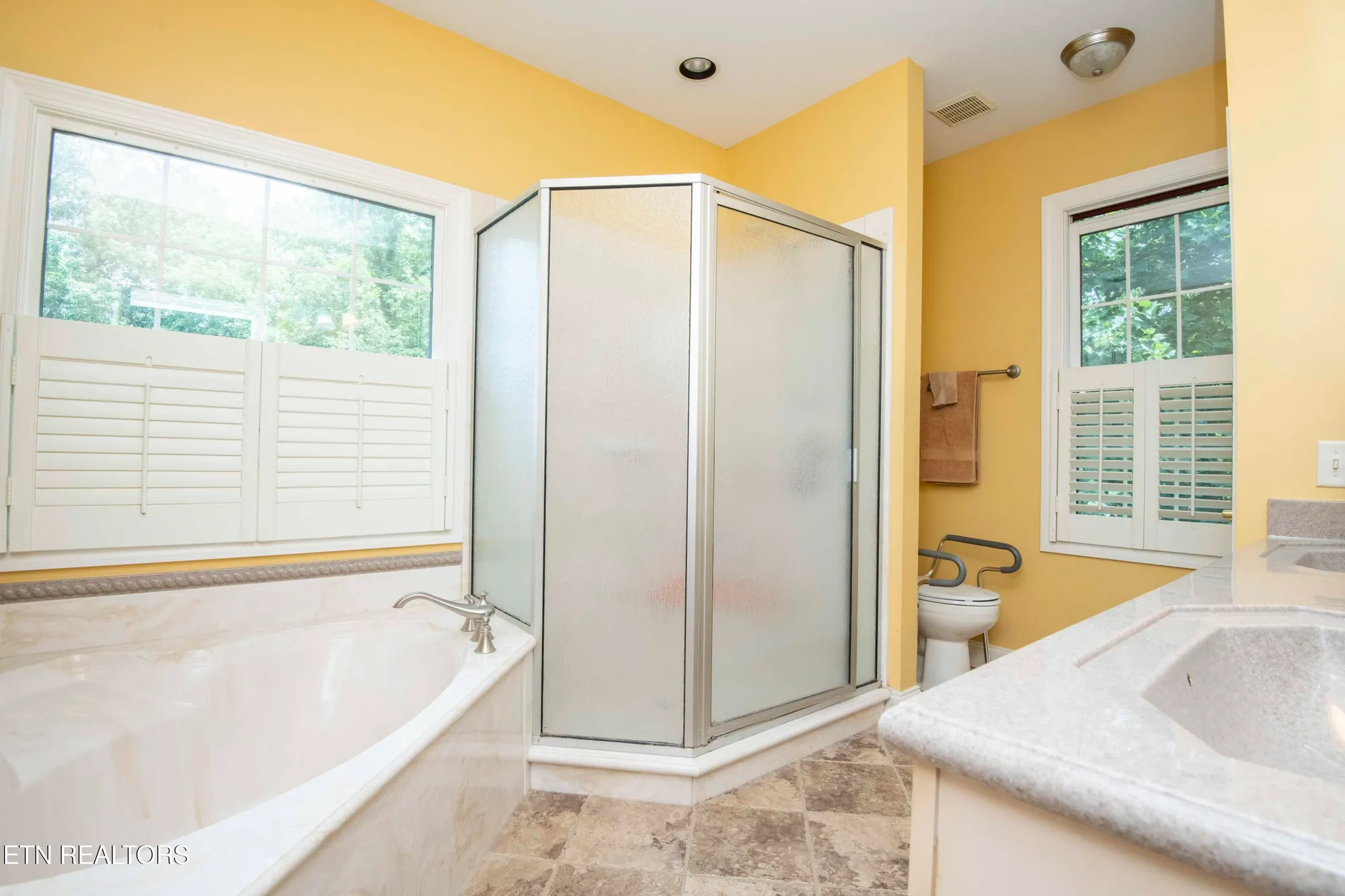 Property Slideshow image 25 of 45 | 308 tahlequah dr, Loudon, TN, 37774