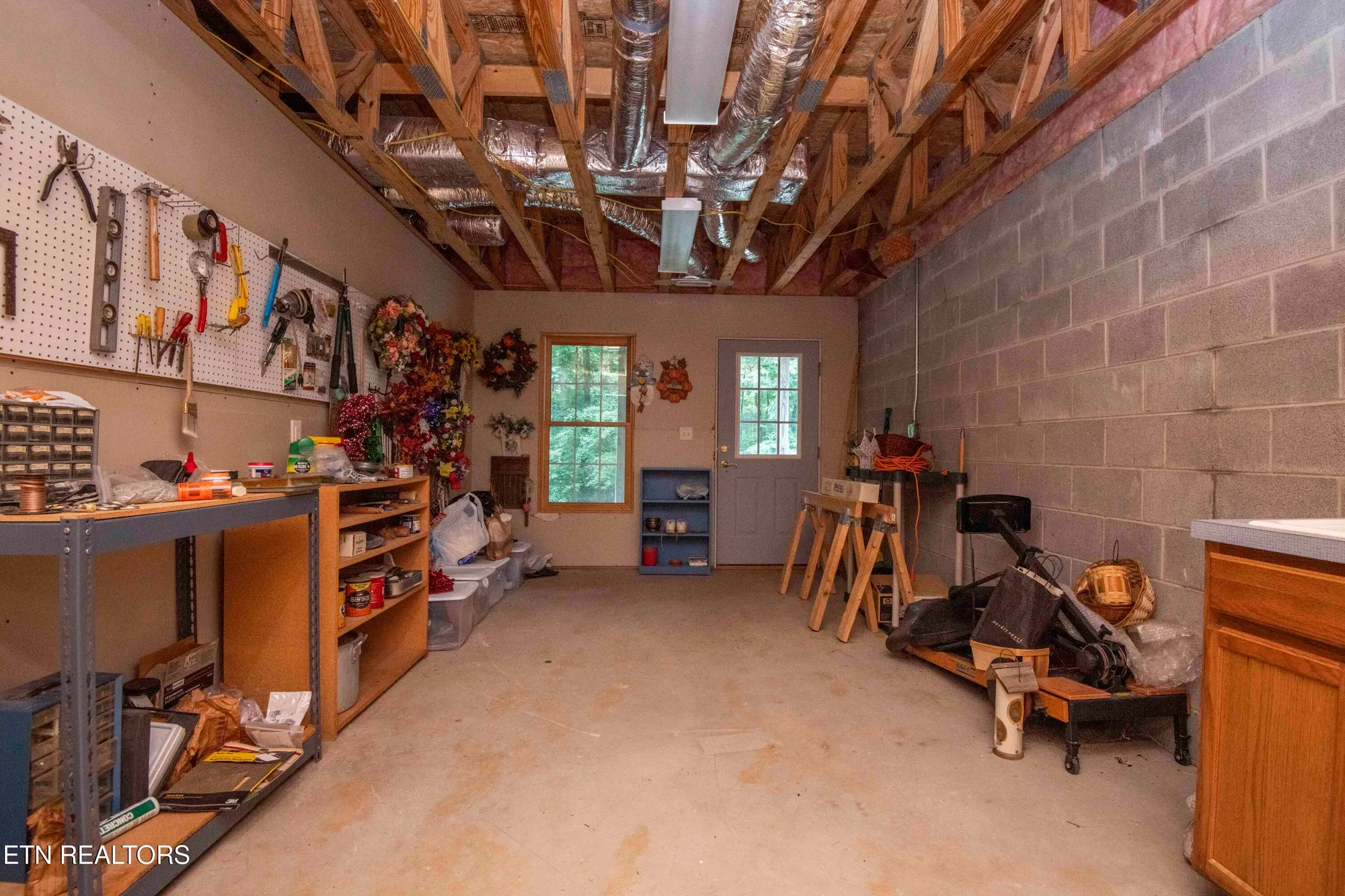 Property Slideshow image 41 of 45 | 308 tahlequah dr, Loudon, TN, 37774