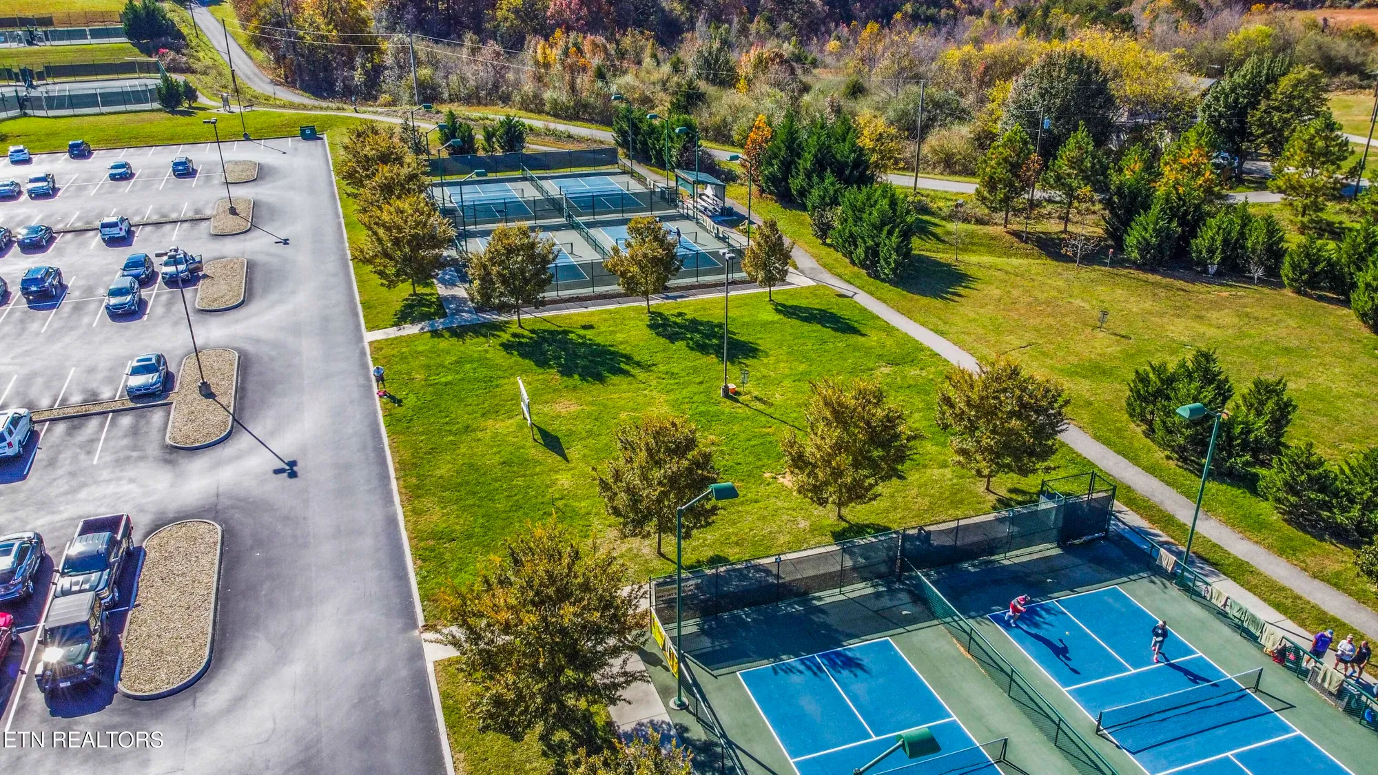 Property Slideshow image 43 of 45 | 308 tahlequah dr, Loudon, TN, 37774