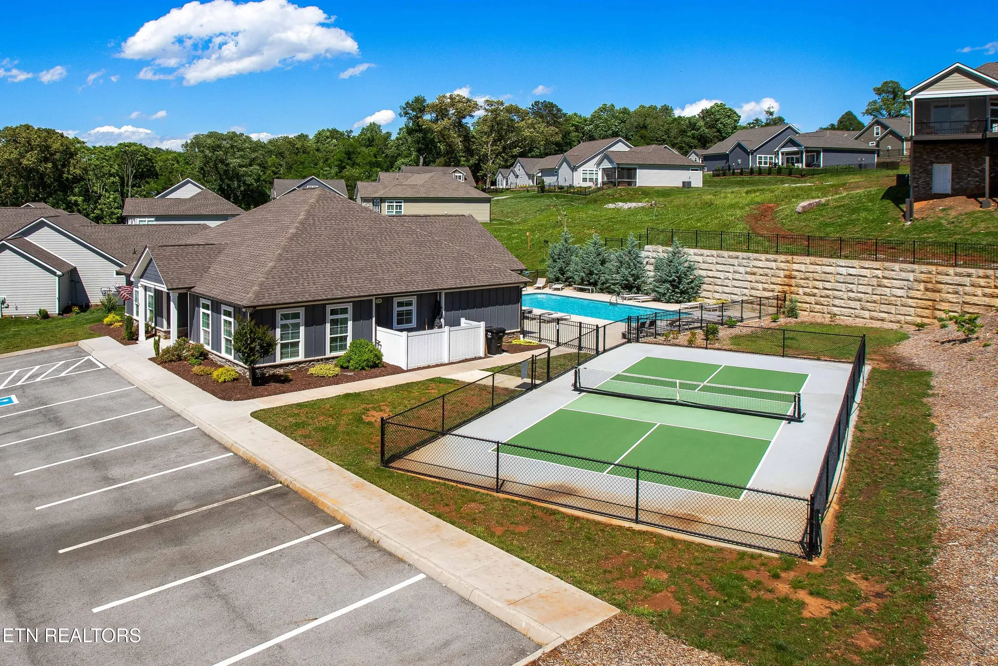 Property Slideshow image 10 of 47 | 225 cedar branch trl, Lenoir City, TN, 37772