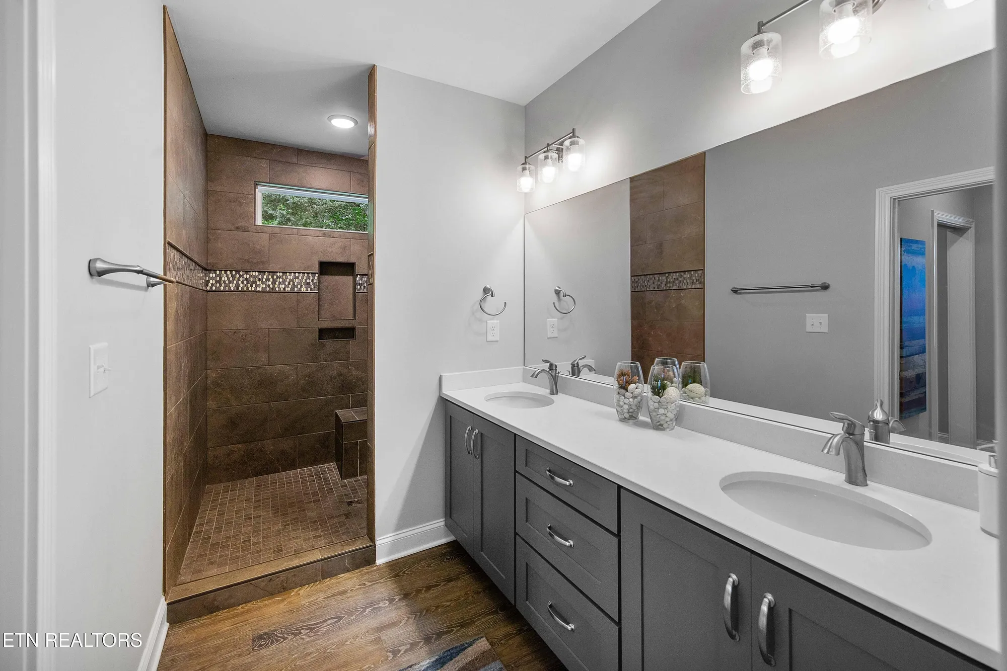 Property Slideshow image 28 of 47 | 225 cedar branch trl, Lenoir City, TN, 37772