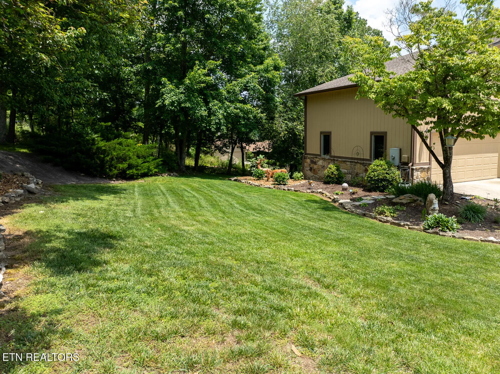 Property Slideshow image 6 of 39 | 20 brixton ln, Crossville, TN, 38558