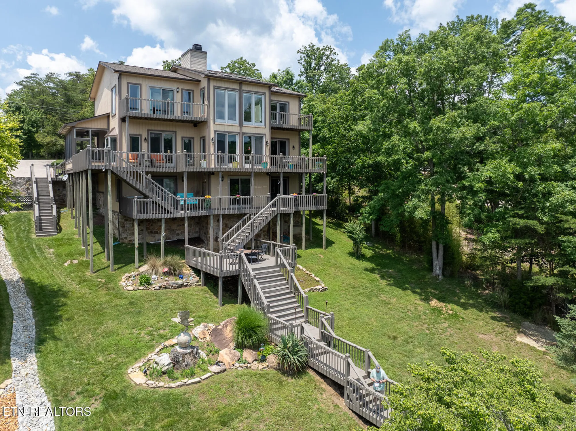 Property Slideshow image 4 of 39 | 20 brixton ln, Crossville, TN, 38558