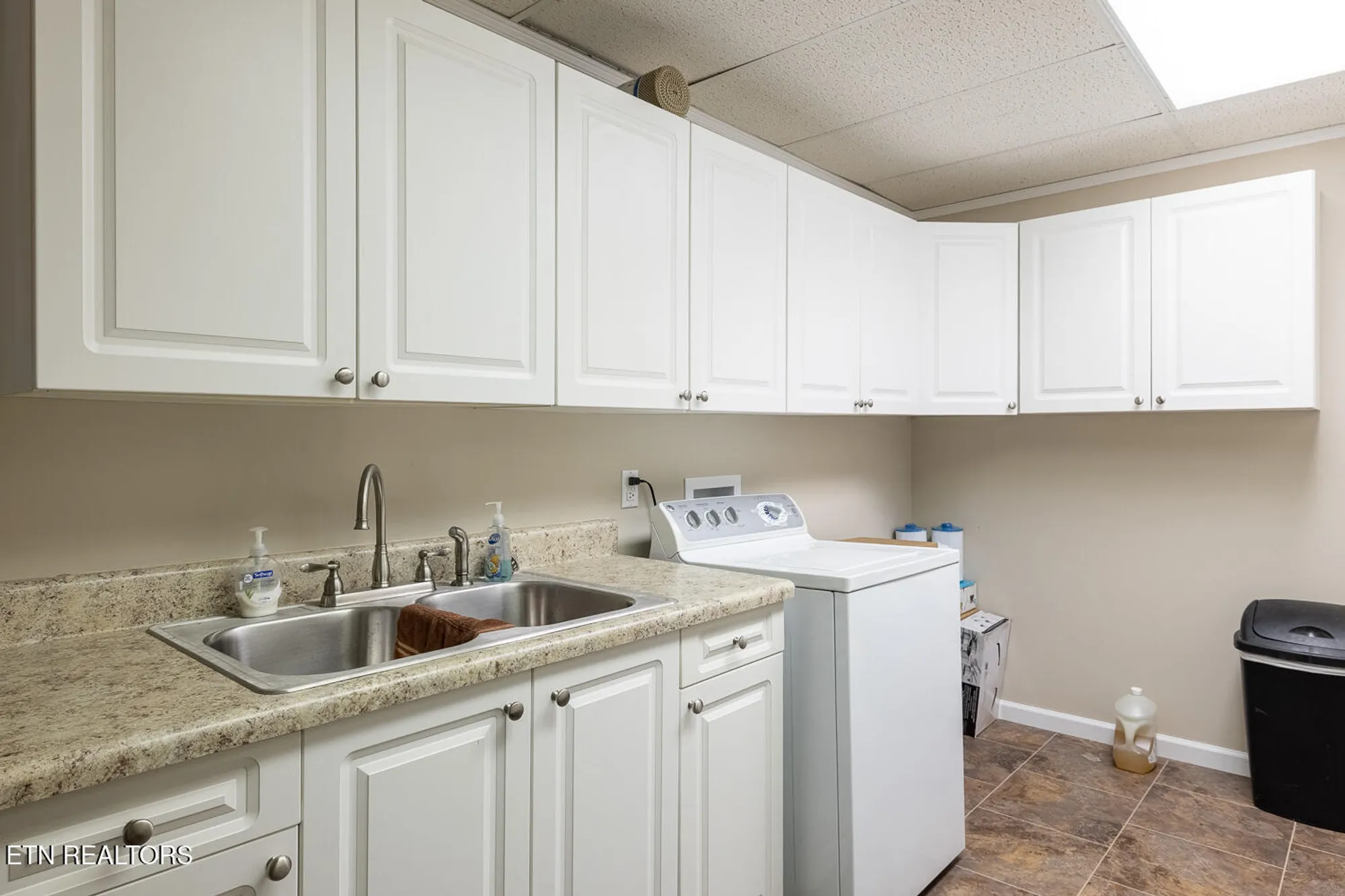 Property Slideshow image 31 of 39 | 20 brixton ln, Crossville, TN, 38558