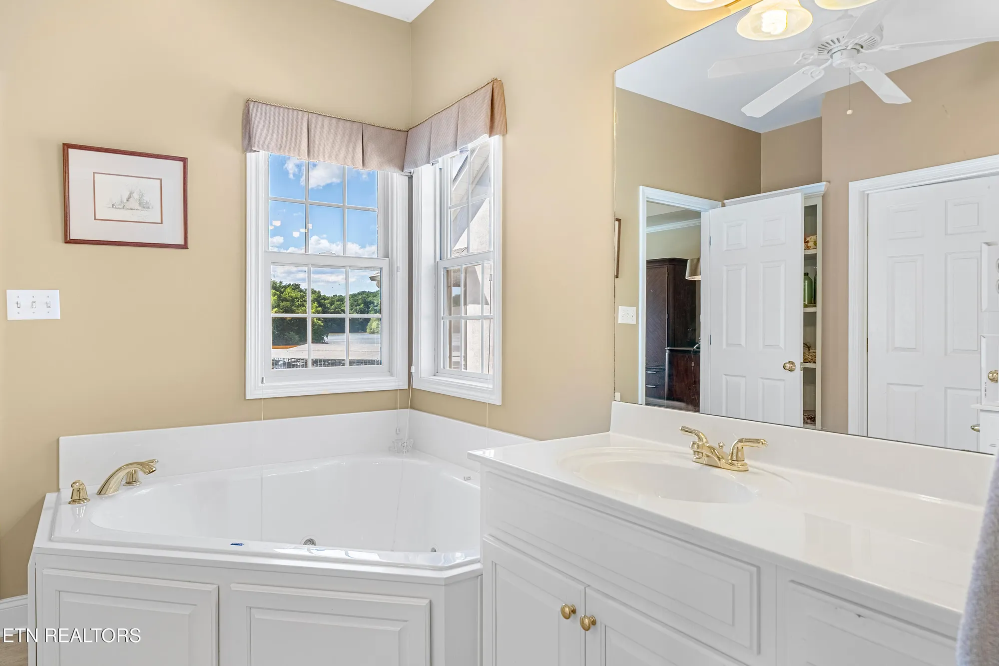 Property Slideshow image 21 of 37 | 460 morning dove dr, Vonore, TN, 37885