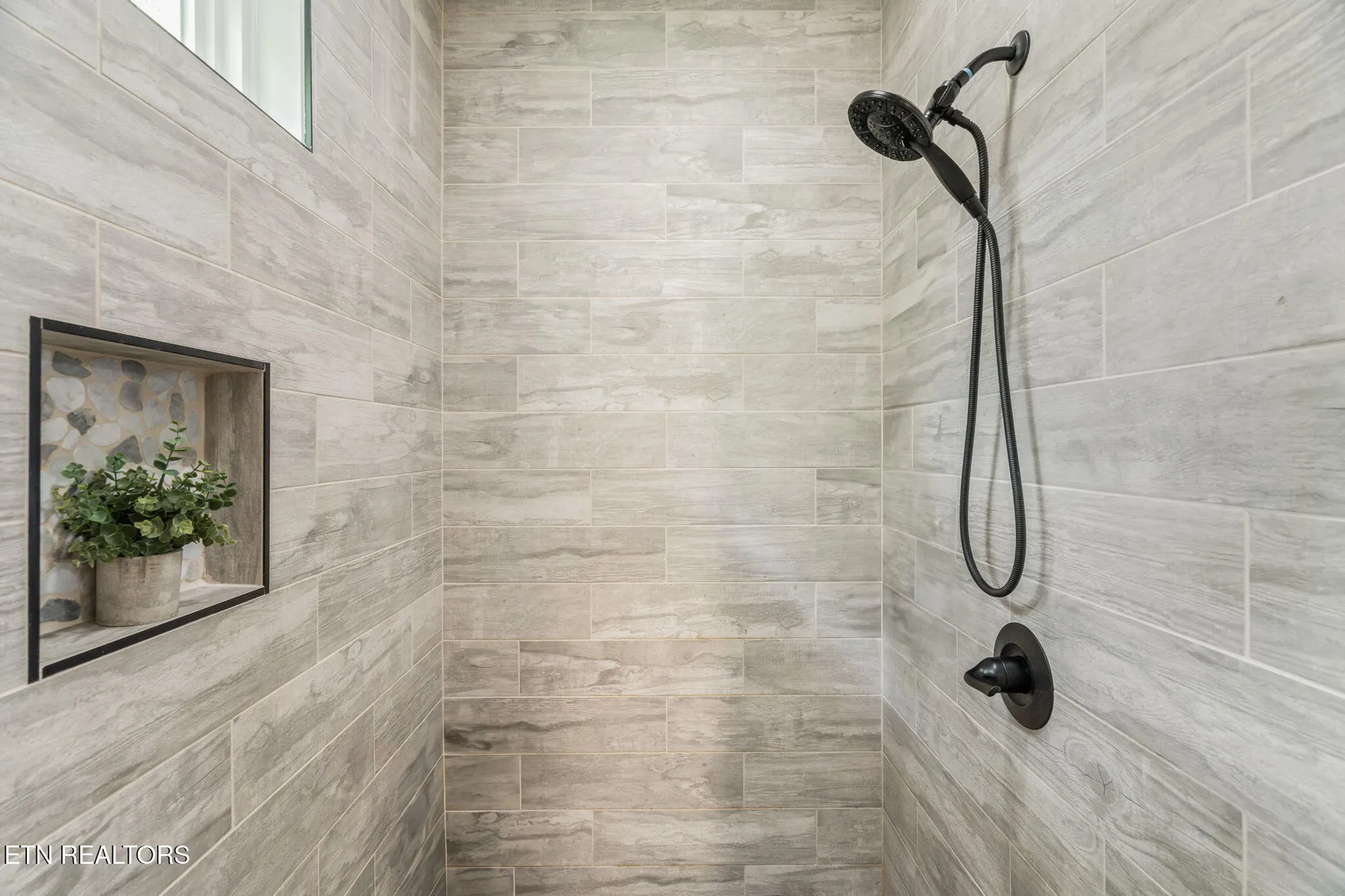 Property Slideshow image 35 of 60 | 285 odali trce, Loudon, TN, 37774