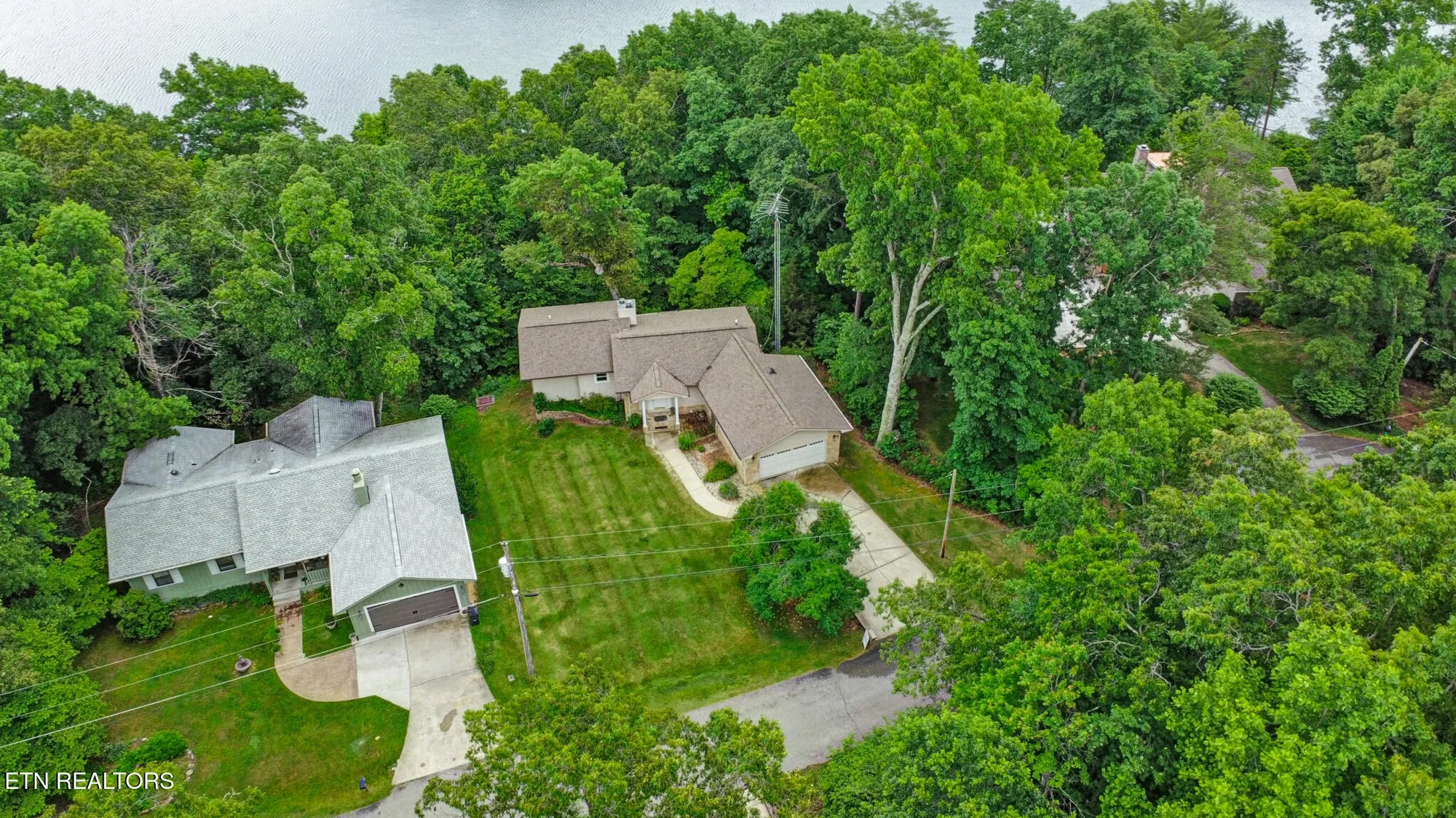 Property Slideshow image 32 of 37 | 27 brambleton ct, Crossville, TN, 38558