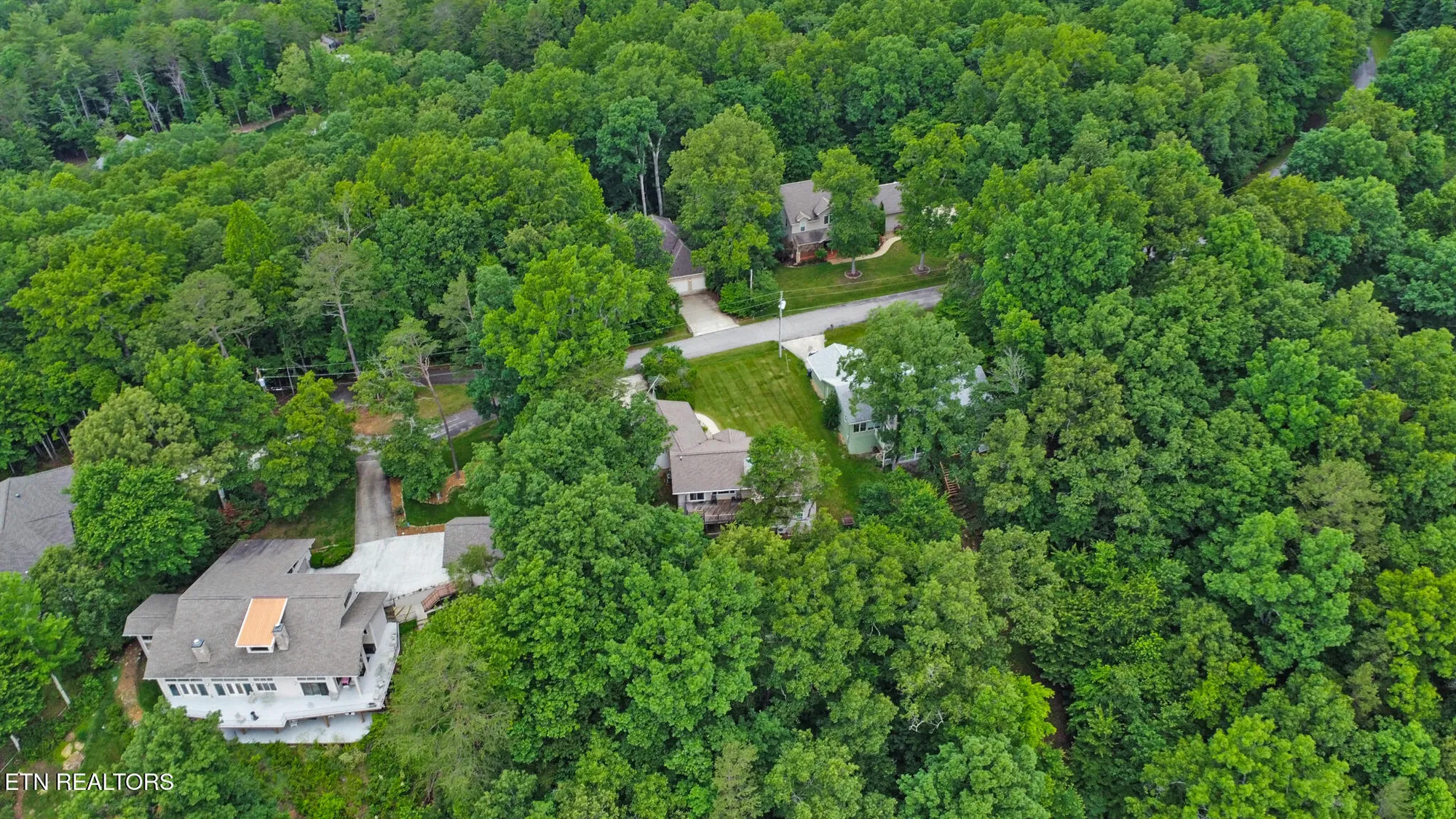 Property Slideshow image 34 of 37 | 27 brambleton ct, Crossville, TN, 38558