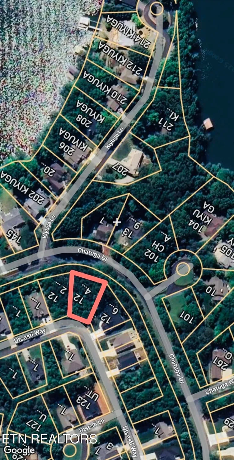 Property Slideshow image 4 of 6 | 124 utsesti way, Loudon, TN, 37774