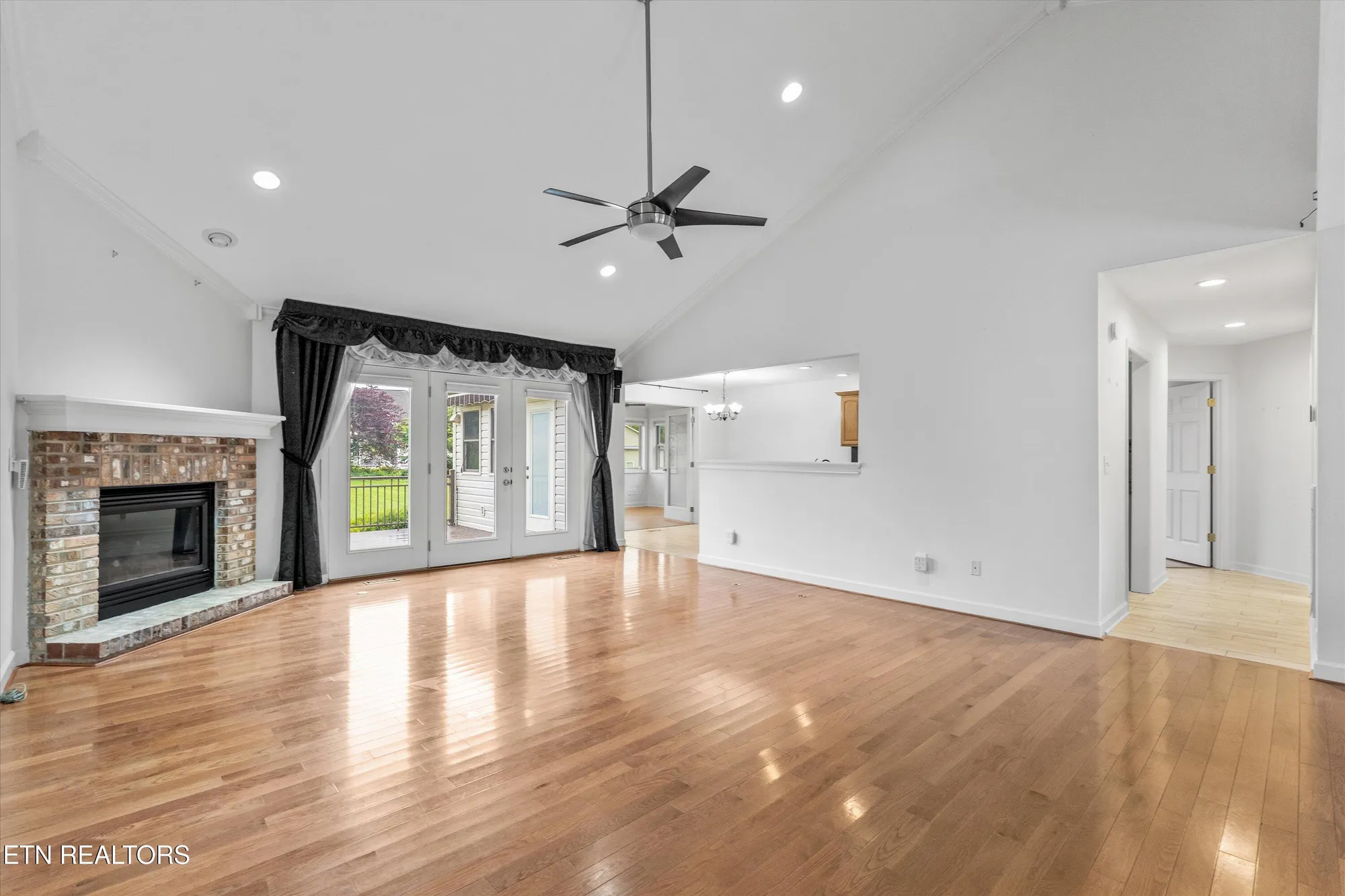 Property Slideshow image 12 of 28 | 140 chuniloti way, Loudon, TN, 37774