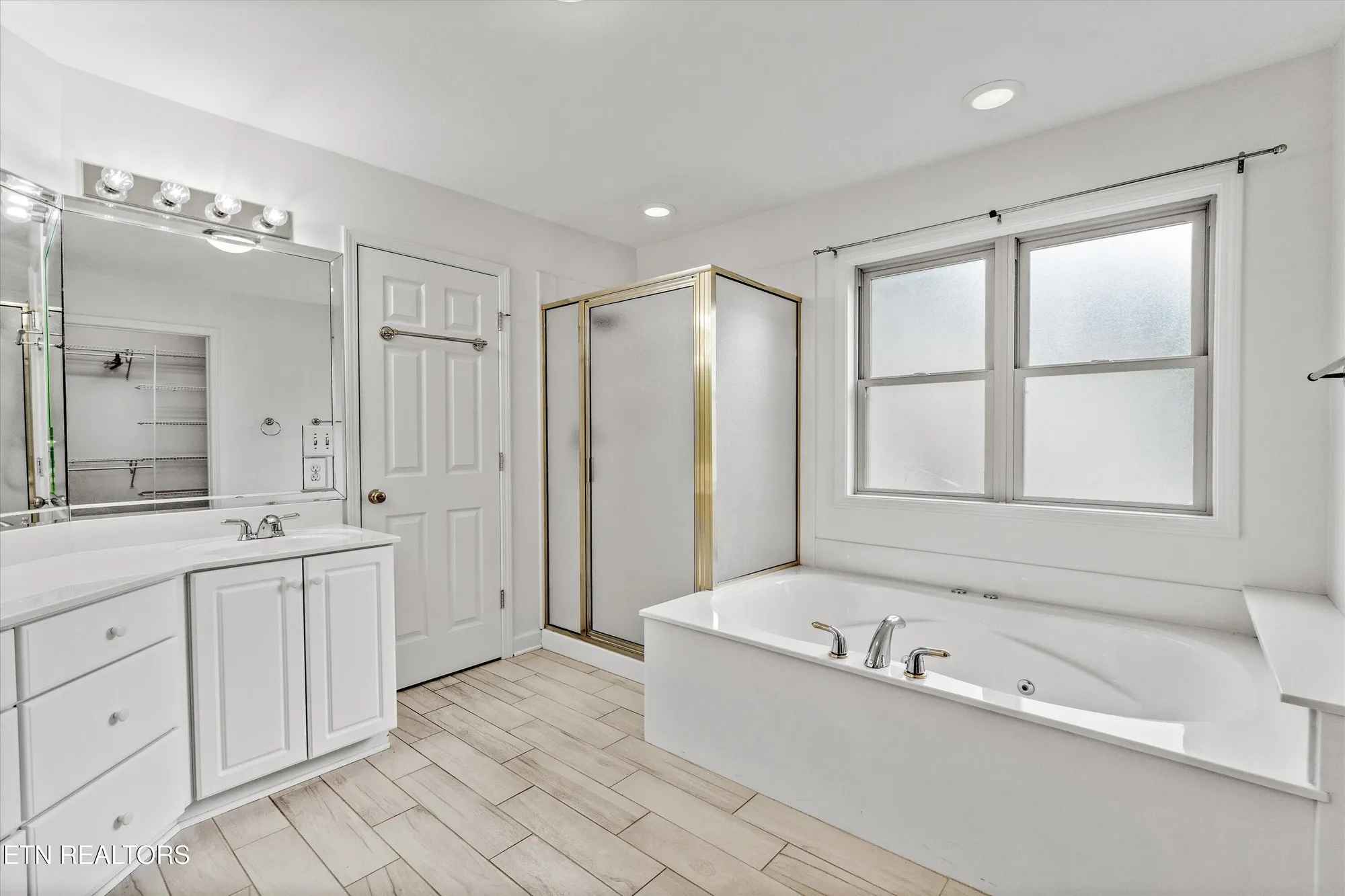 Property Slideshow image 23 of 28 | 140 chuniloti way, Loudon, TN, 37774