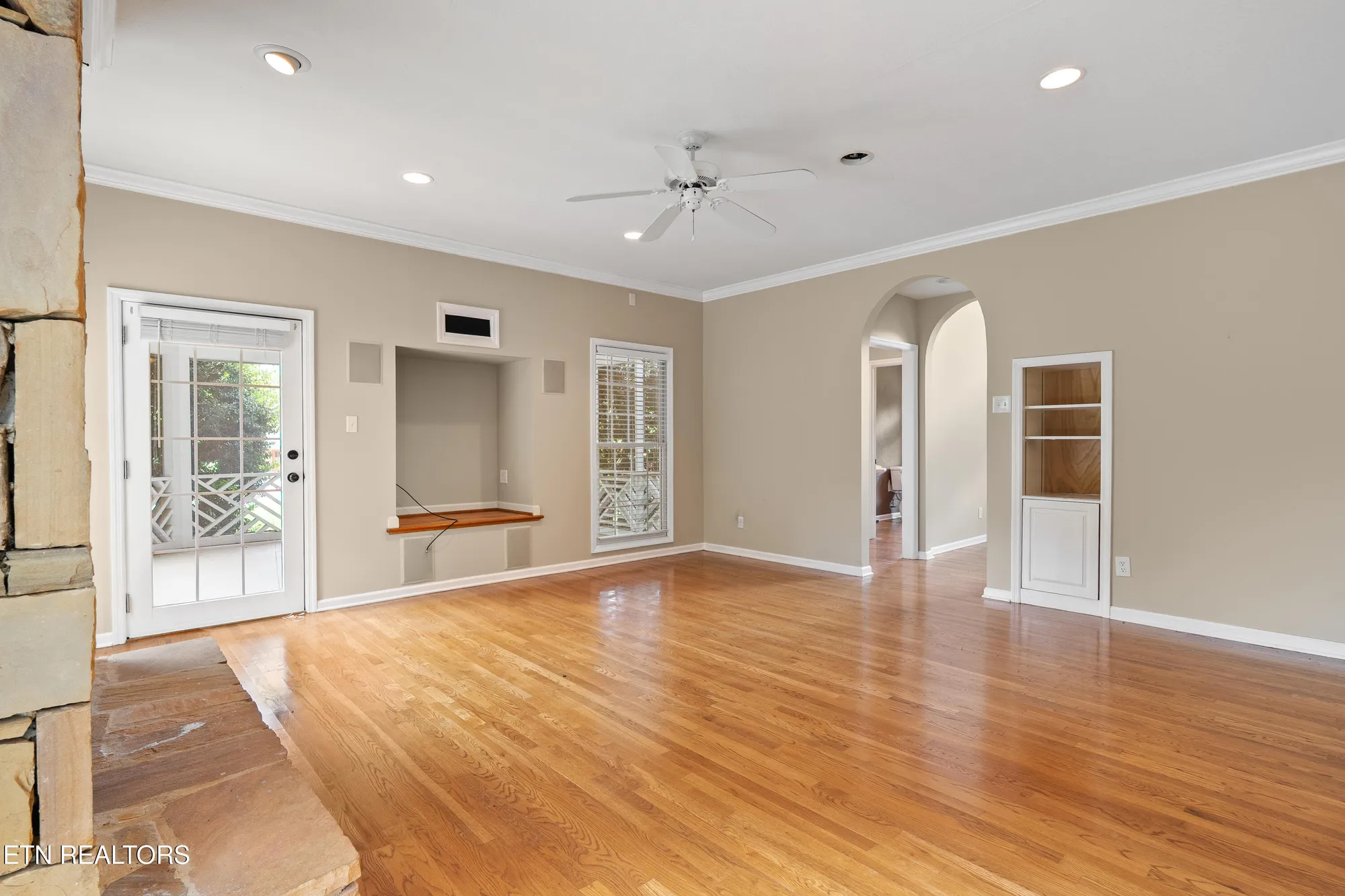 Property Slideshow image 10 of 57 | 612 sandpiper dr, Vonore, TN, 37885