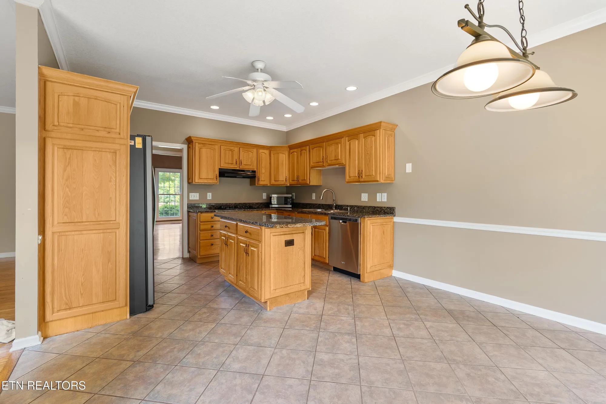 Property Slideshow image 15 of 57 | 612 sandpiper dr, Vonore, TN, 37885