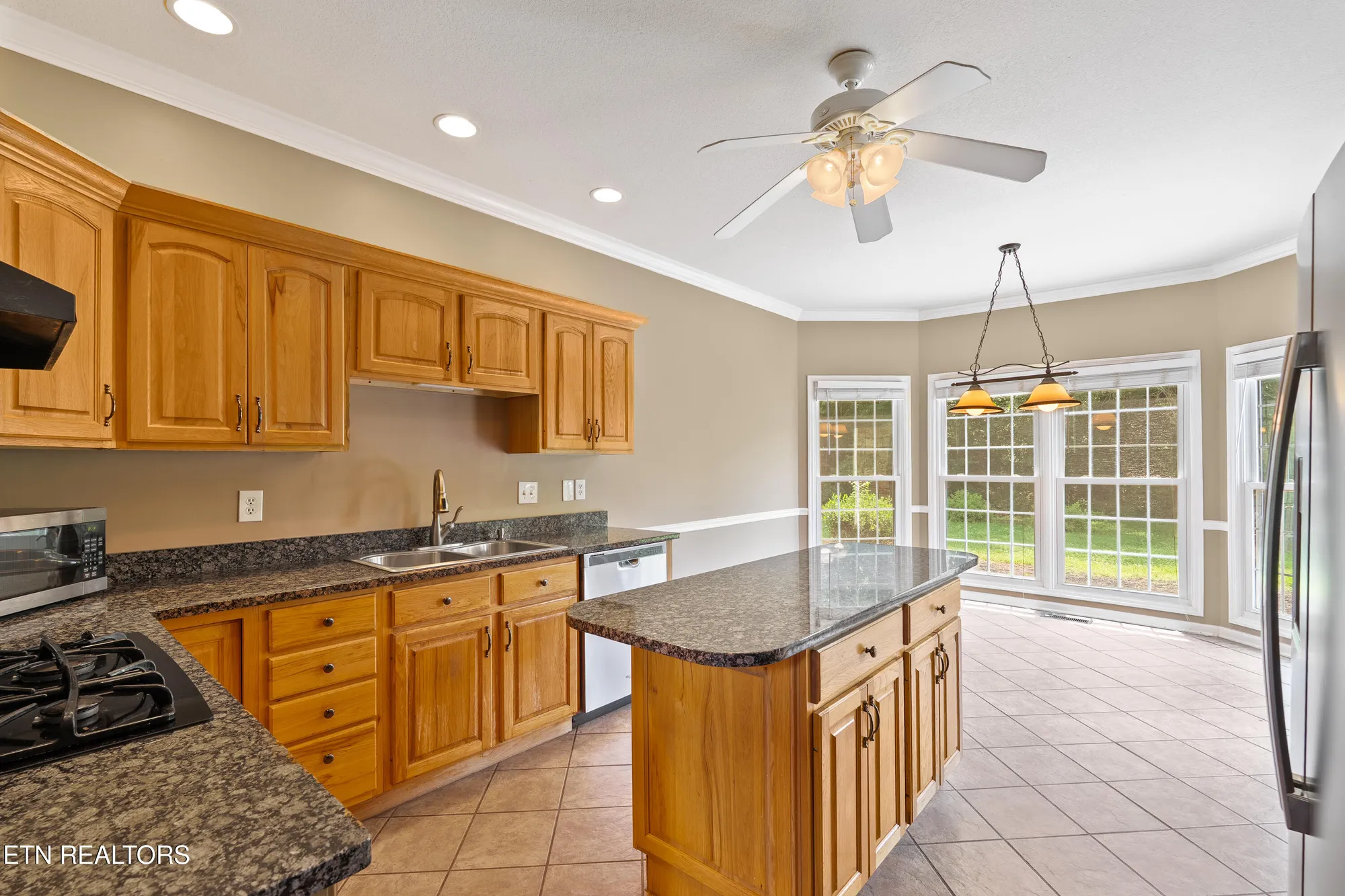 Property Slideshow image 11 of 57 | 612 sandpiper dr, Vonore, TN, 37885