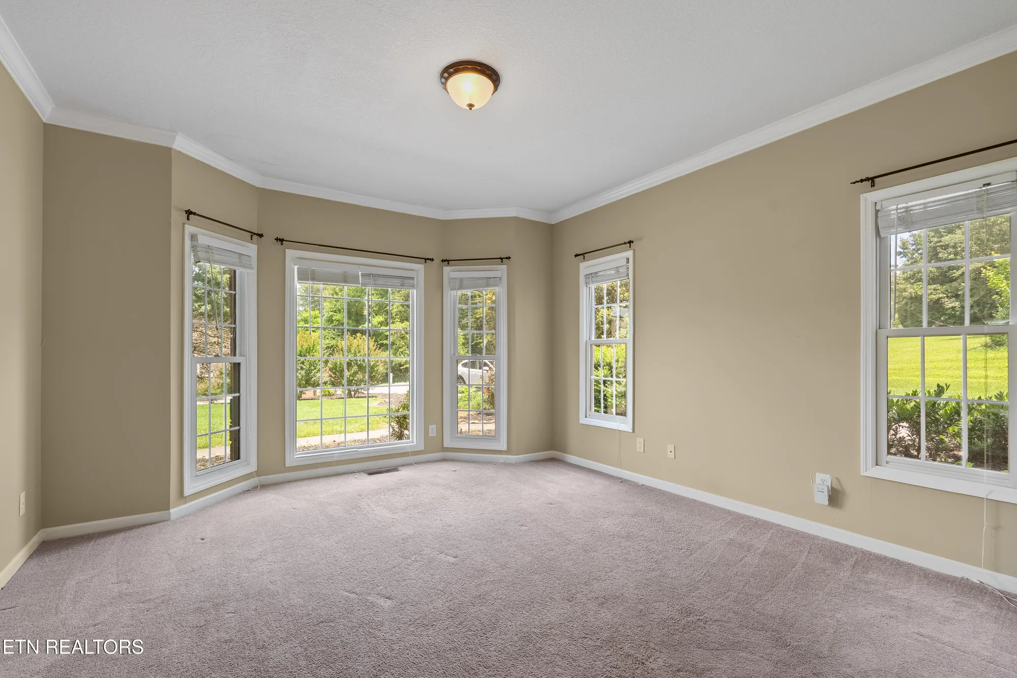 Property Slideshow image 17 of 57 | 612 sandpiper dr, Vonore, TN, 37885