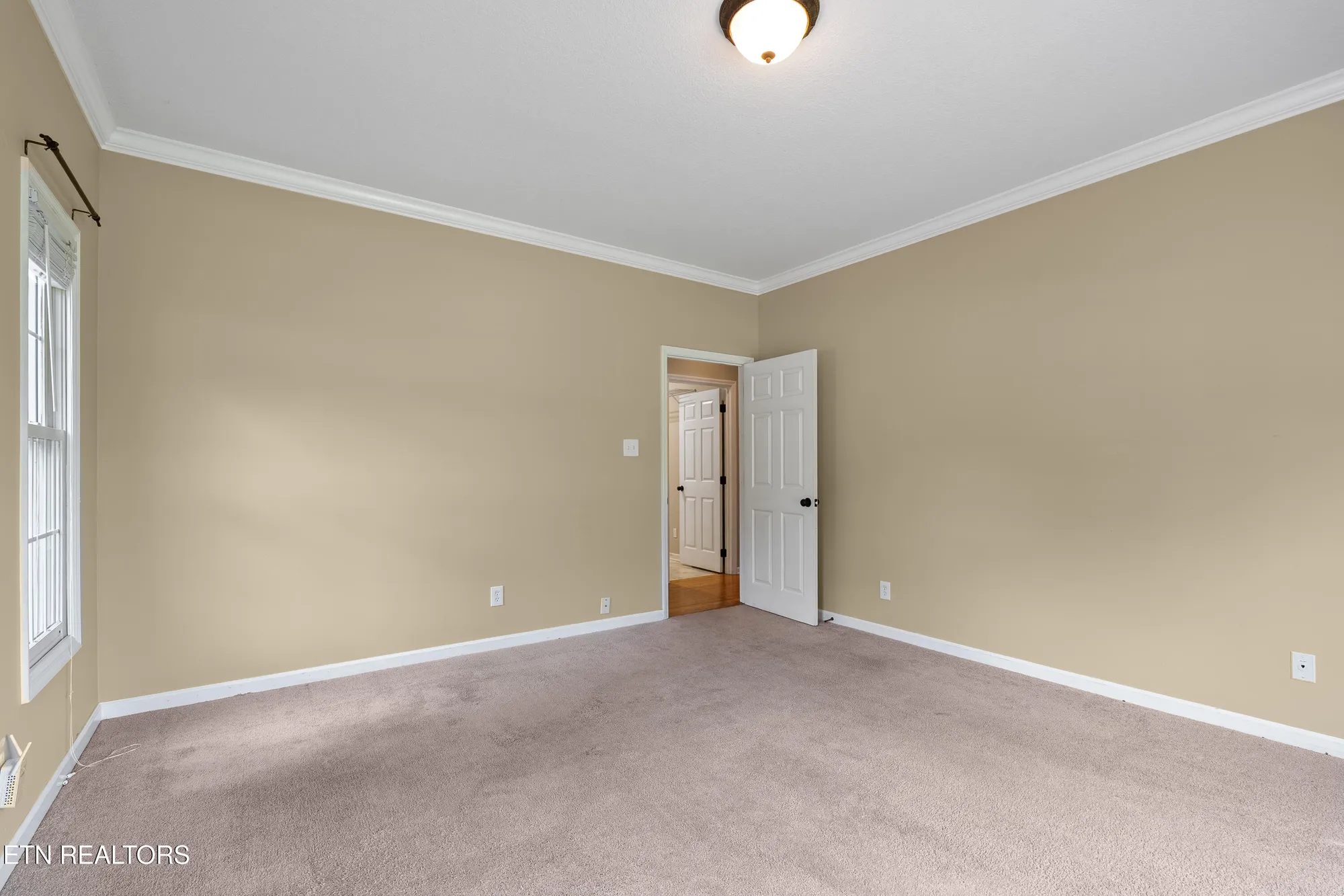 Property Slideshow image 18 of 57 | 612 sandpiper dr, Vonore, TN, 37885