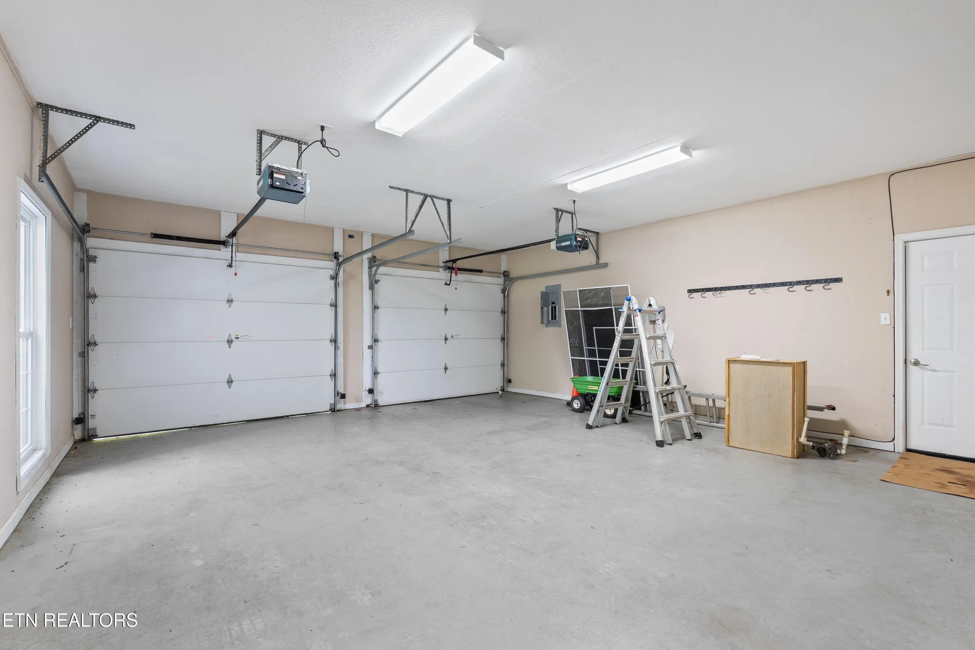 Property Slideshow image 43 of 57 | 612 sandpiper dr, Vonore, TN, 37885