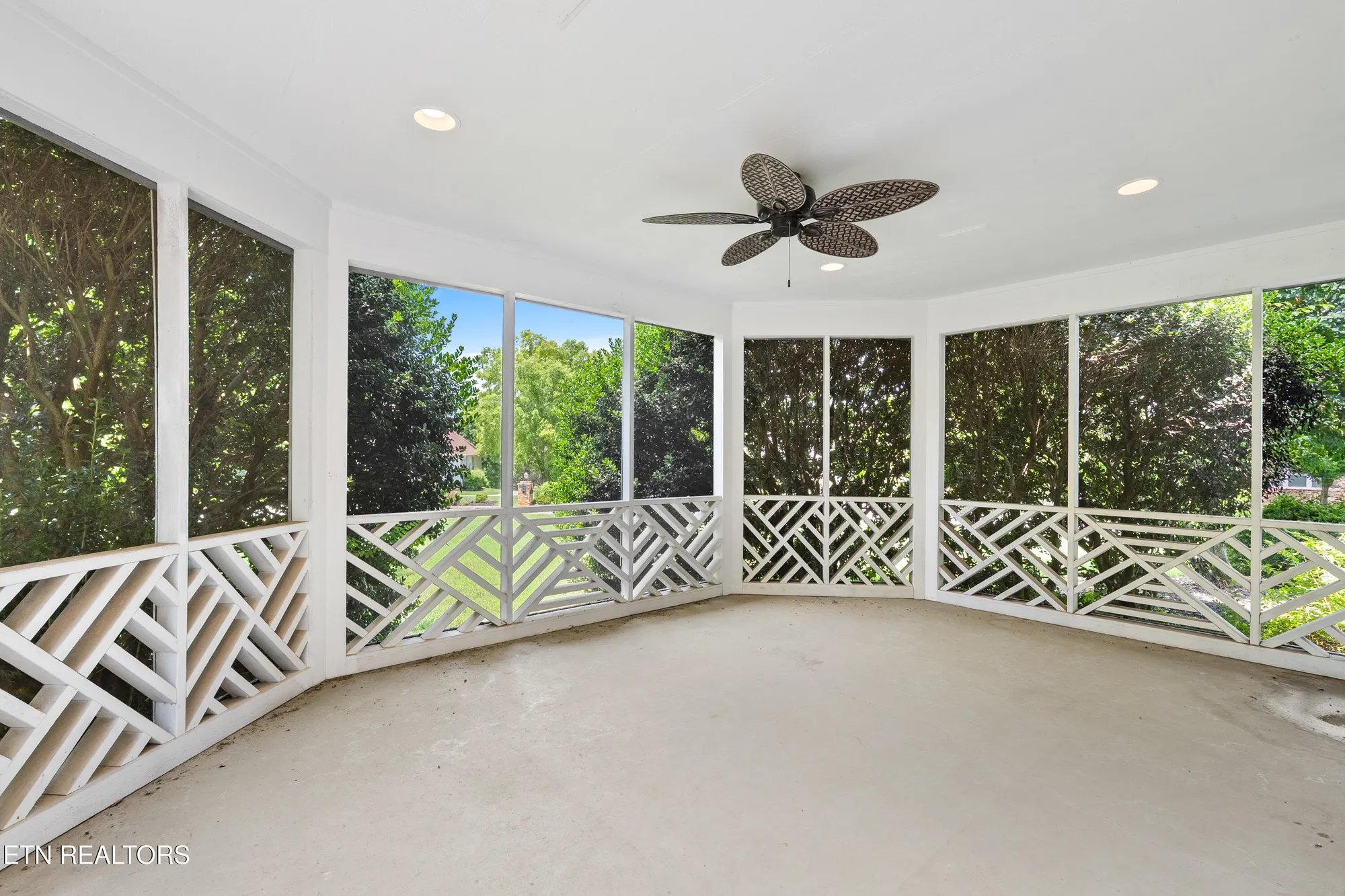 Property Slideshow image 42 of 57 | 612 sandpiper dr, Vonore, TN, 37885