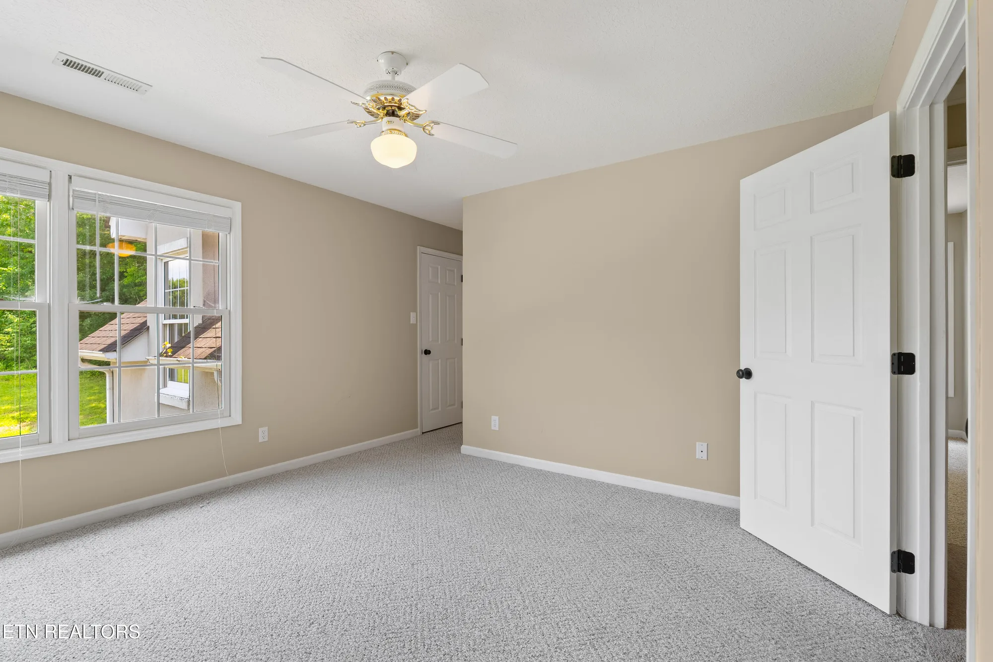 Property Slideshow image 35 of 57 | 612 sandpiper dr, Vonore, TN, 37885