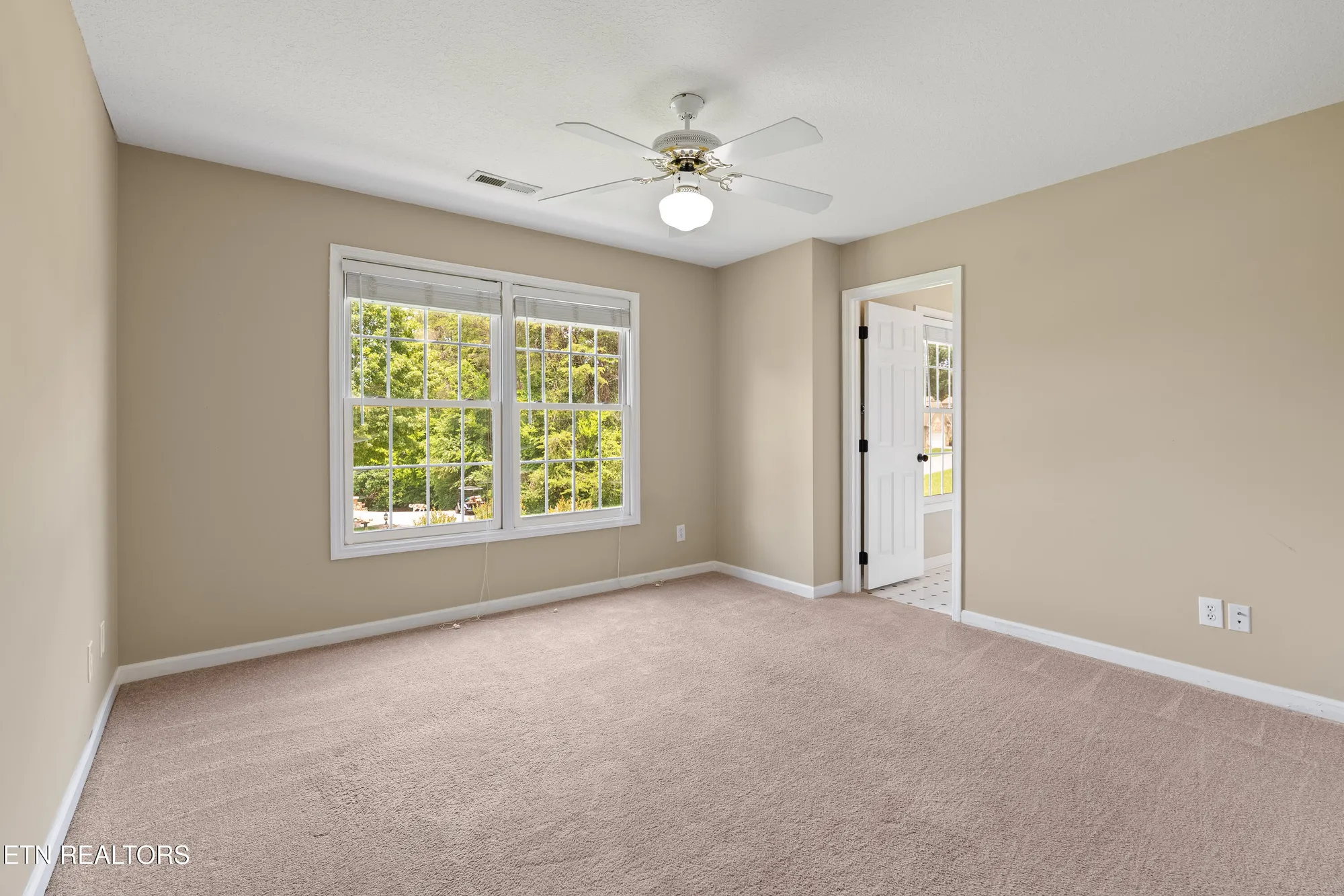 Property Slideshow image 31 of 57 | 612 sandpiper dr, Vonore, TN, 37885