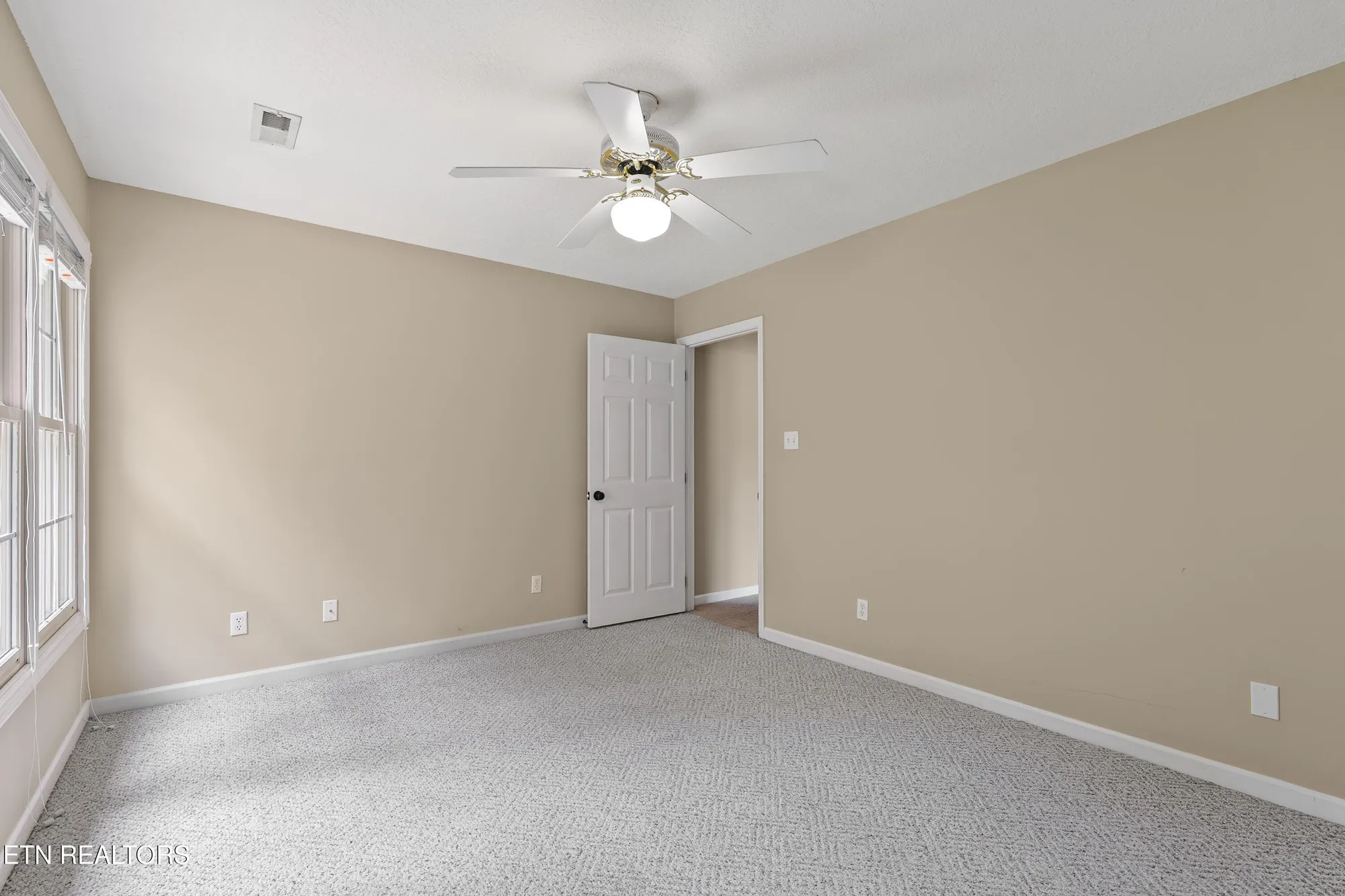 Property Slideshow image 40 of 57 | 612 sandpiper dr, Vonore, TN, 37885