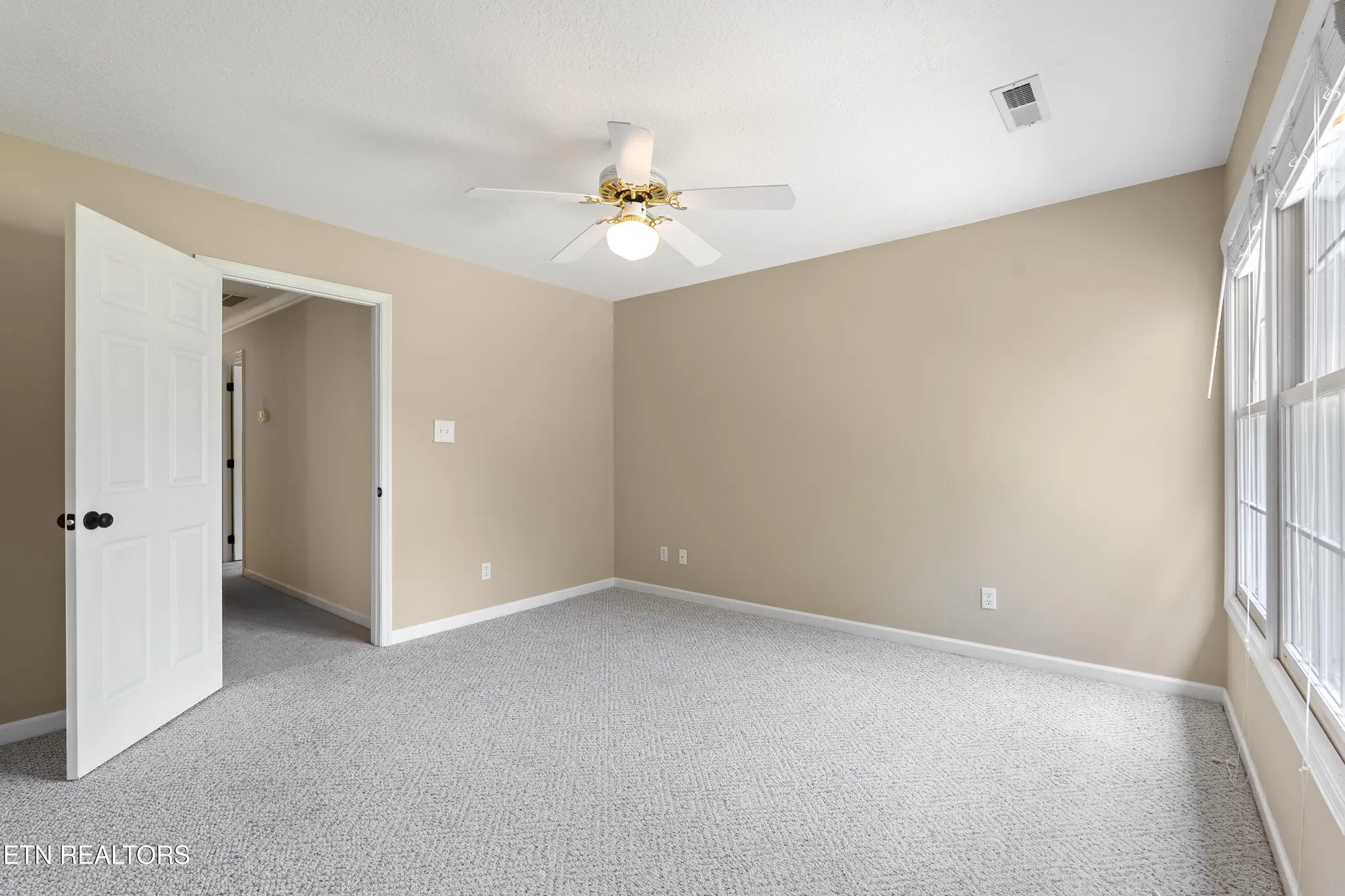 Property Slideshow image 34 of 57 | 612 sandpiper dr, Vonore, TN, 37885