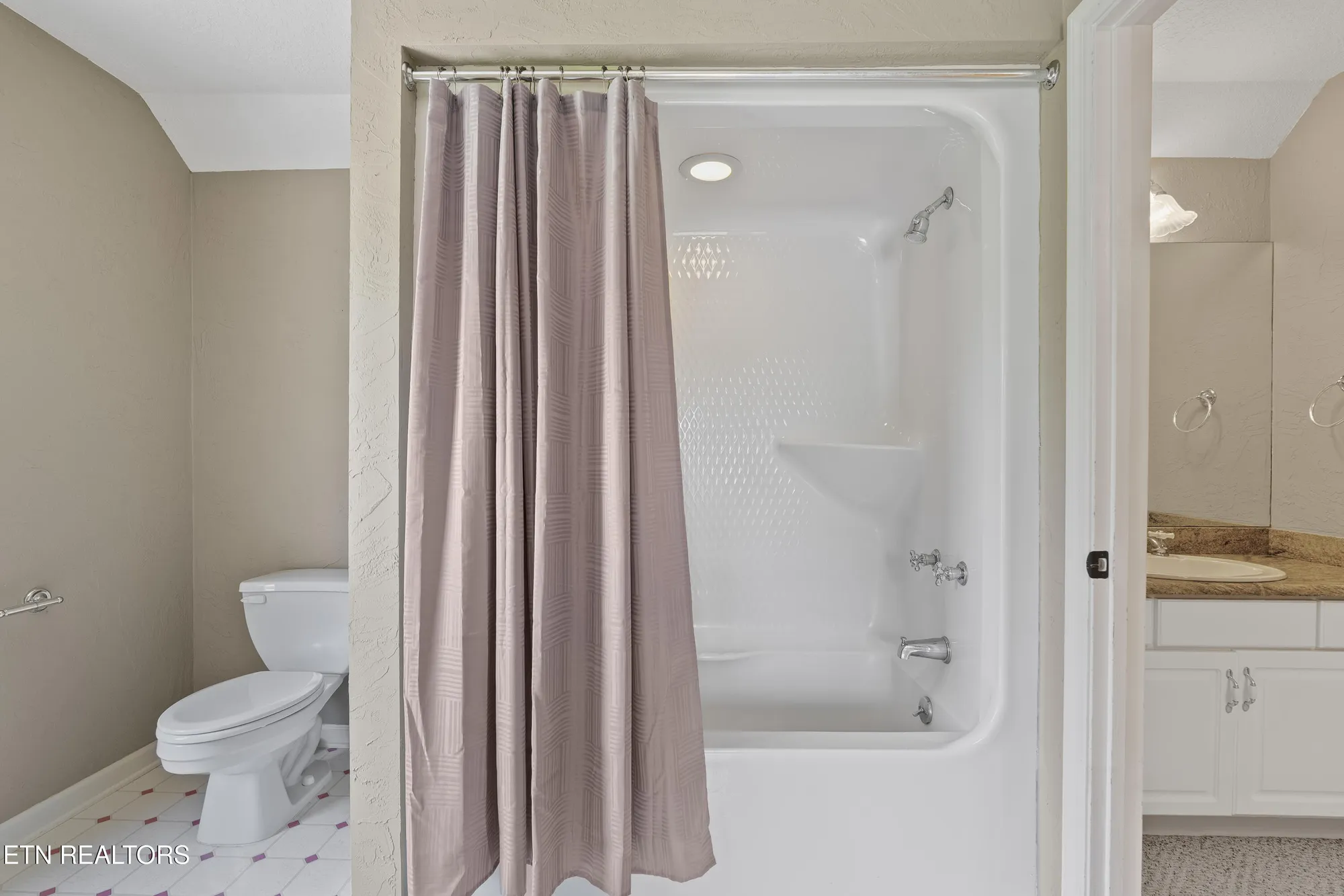 Property Slideshow image 38 of 57 | 612 sandpiper dr, Vonore, TN, 37885