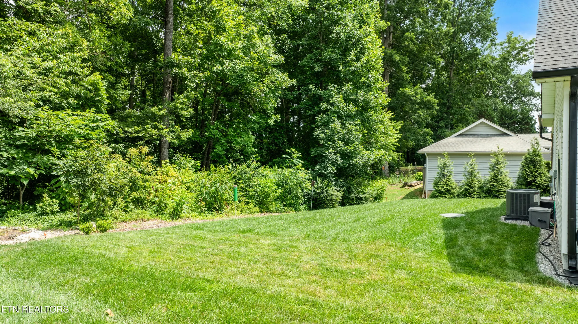 Property Slideshow image 6 of 39 | 119 yona way, Loudon, TN, 37774