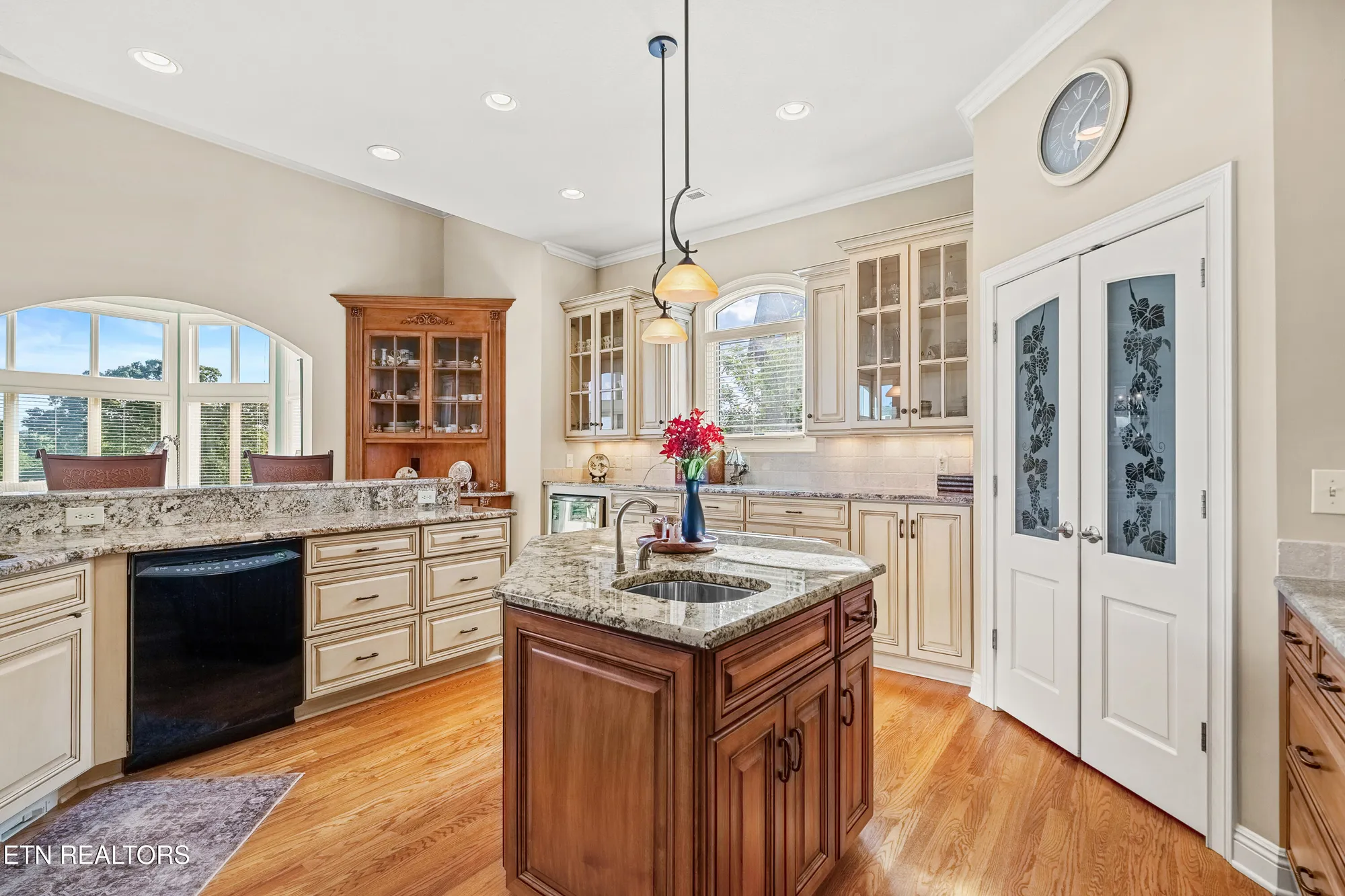 Property Slideshow image 15 of 46 | 170 blue jay ave, Vonore, TN, 37885