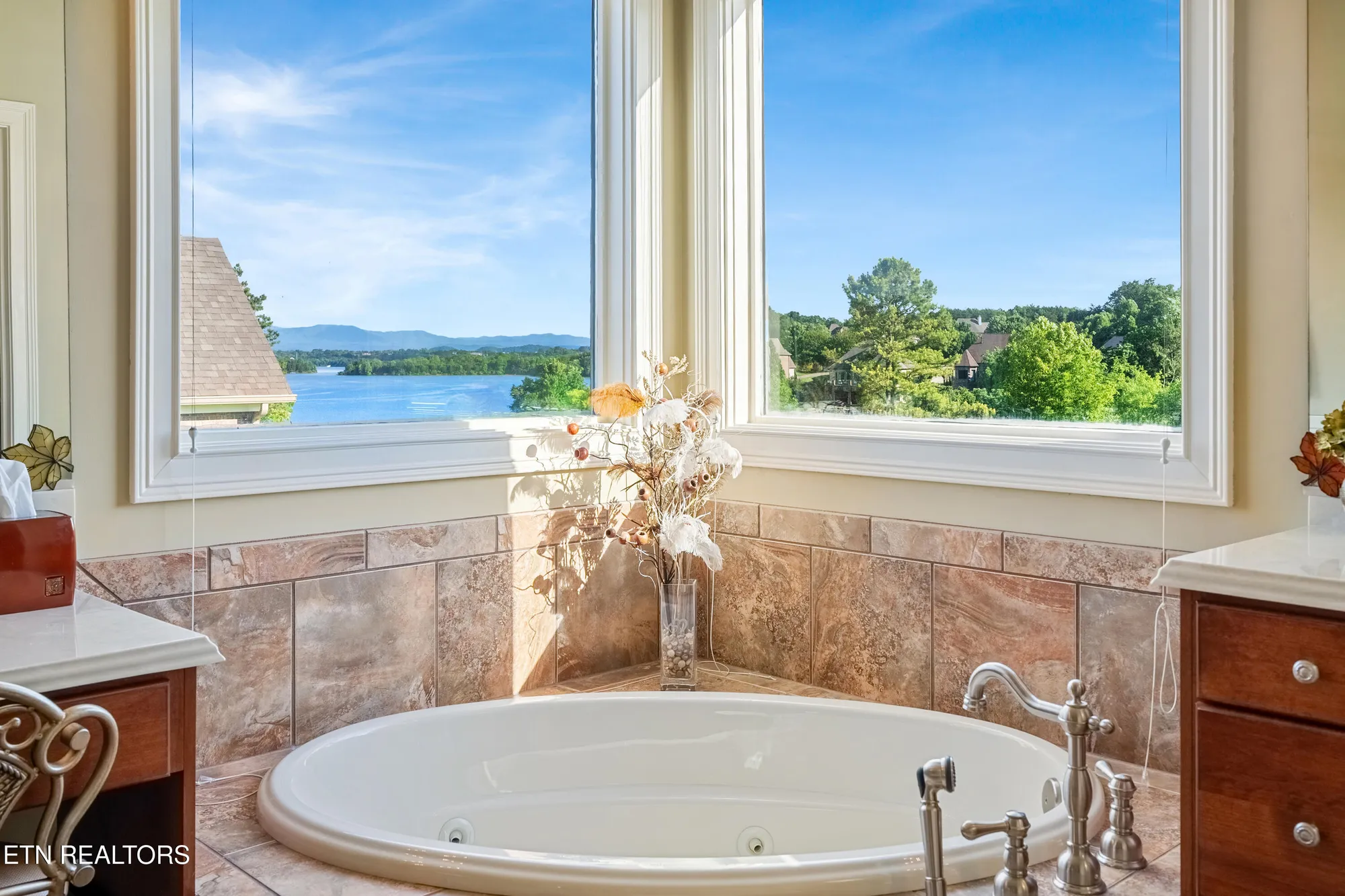 Property Slideshow image 26 of 46 | 170 blue jay ave, Vonore, TN, 37885