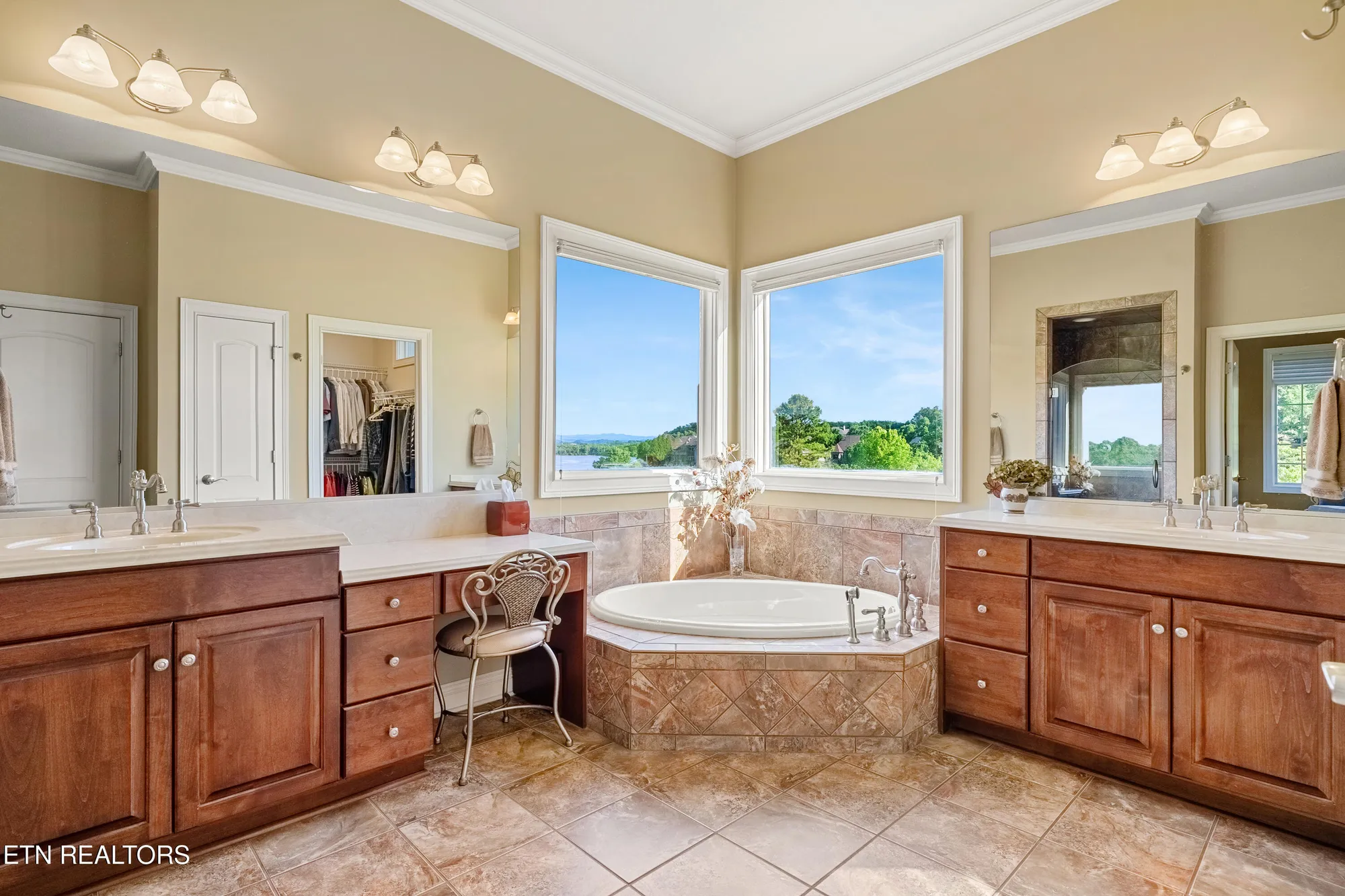 Property Slideshow image 25 of 46 | 170 blue jay ave, Vonore, TN, 37885