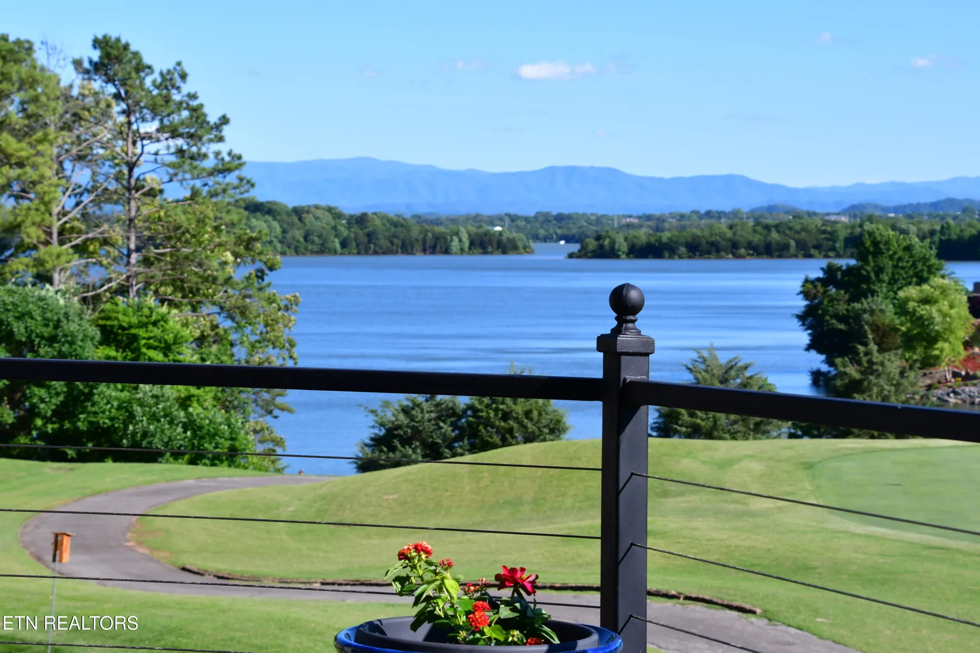 Property Slideshow image 5 of 46 | 170 blue jay ave, Vonore, TN, 37885