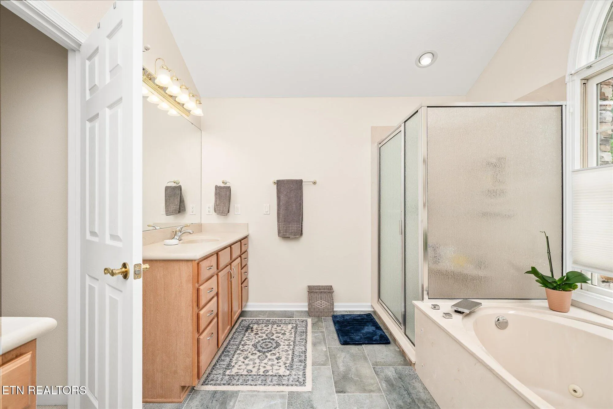 Property Slideshow image 23 of 47 | 21 lexham ct, Crossville, TN, 38558