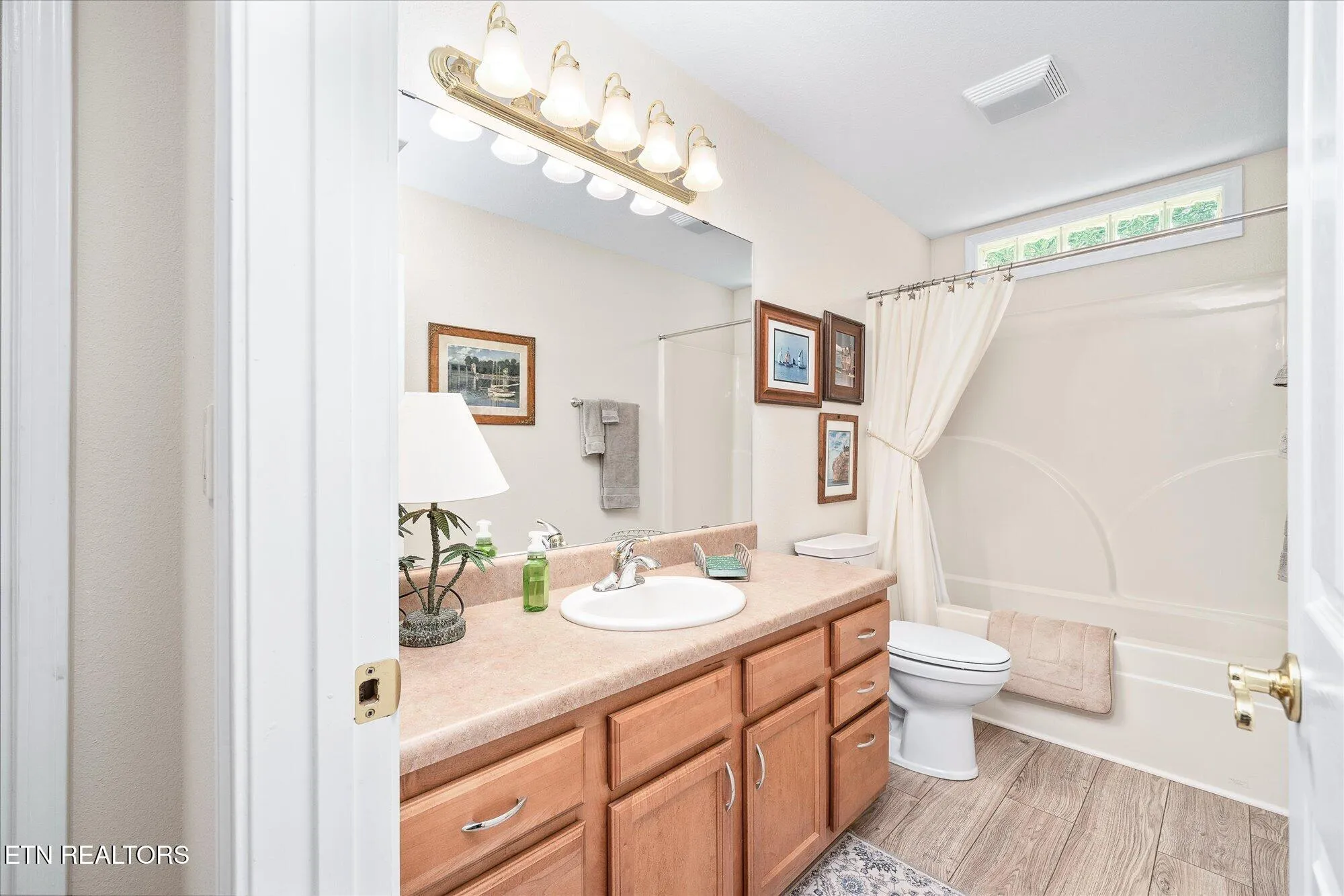 Property Slideshow image 26 of 47 | 21 lexham ct, Crossville, TN, 38558