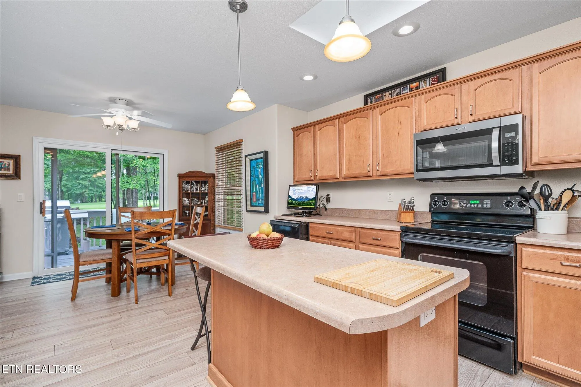 Property Slideshow image 18 of 47 | 21 lexham ct, Crossville, TN, 38558