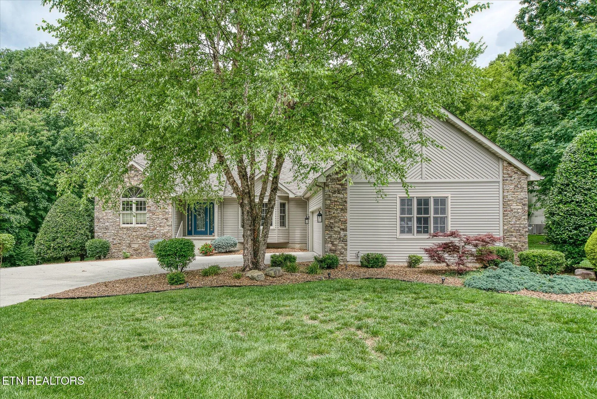 Property Slideshow image 4 of 47 | 21 lexham ct, Crossville, TN, 38558