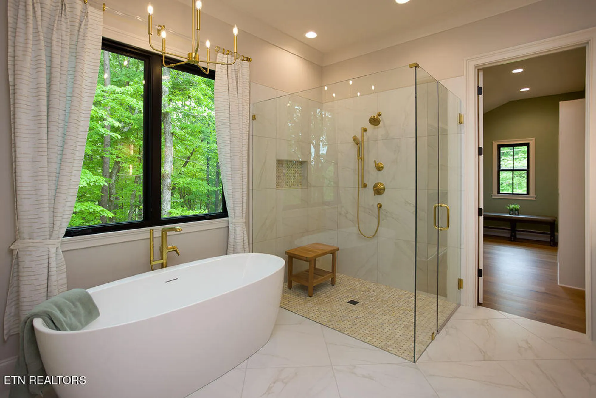 Property Slideshow image 21 of 35 | 268 stonehenge dr, Crossville, TN, 38558