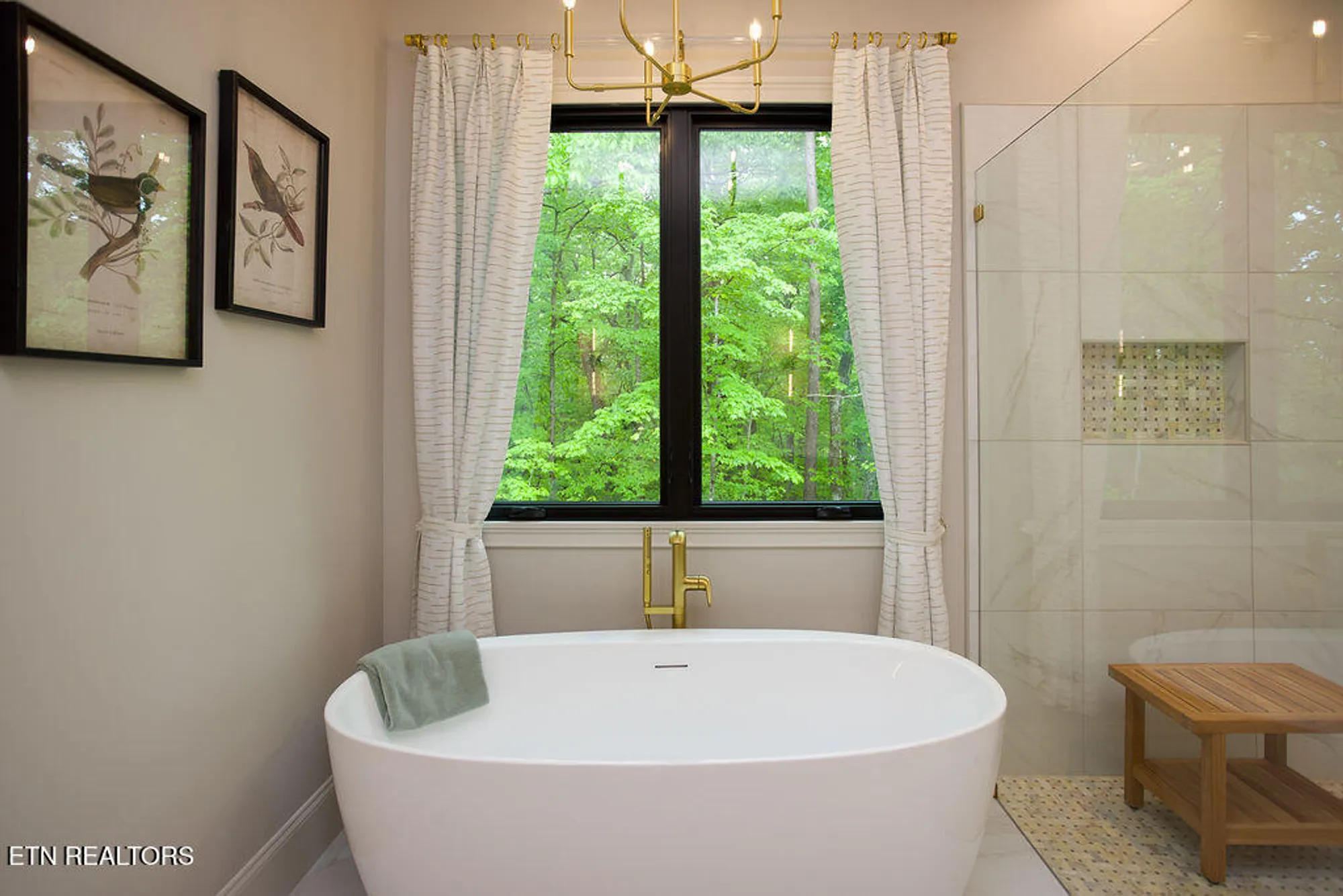 Property Slideshow image 23 of 35 | 268 stonehenge dr, Crossville, TN, 38558