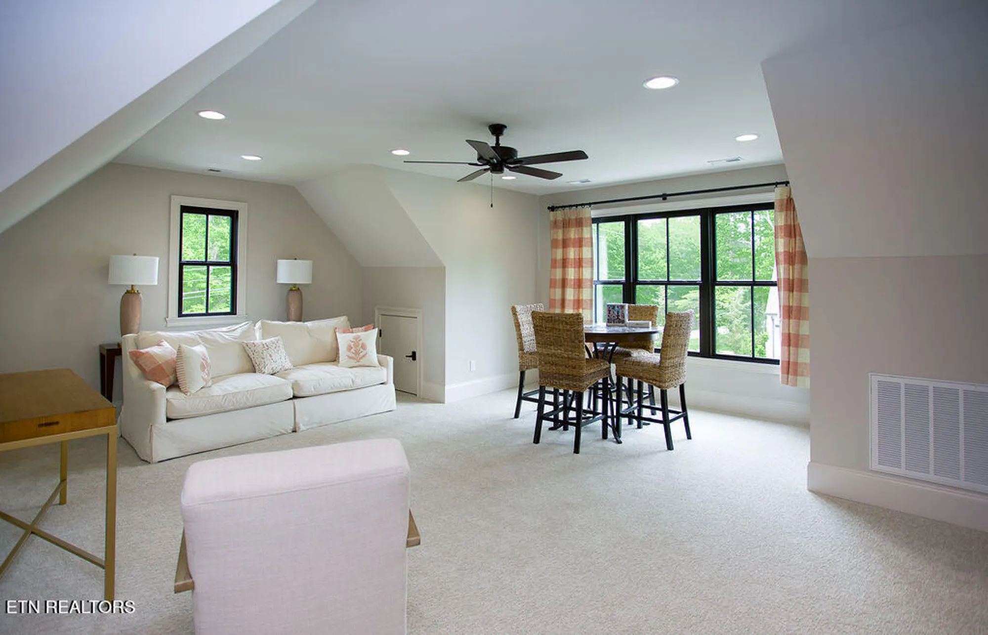 Property Slideshow image 30 of 35 | 268 stonehenge dr, Crossville, TN, 38558