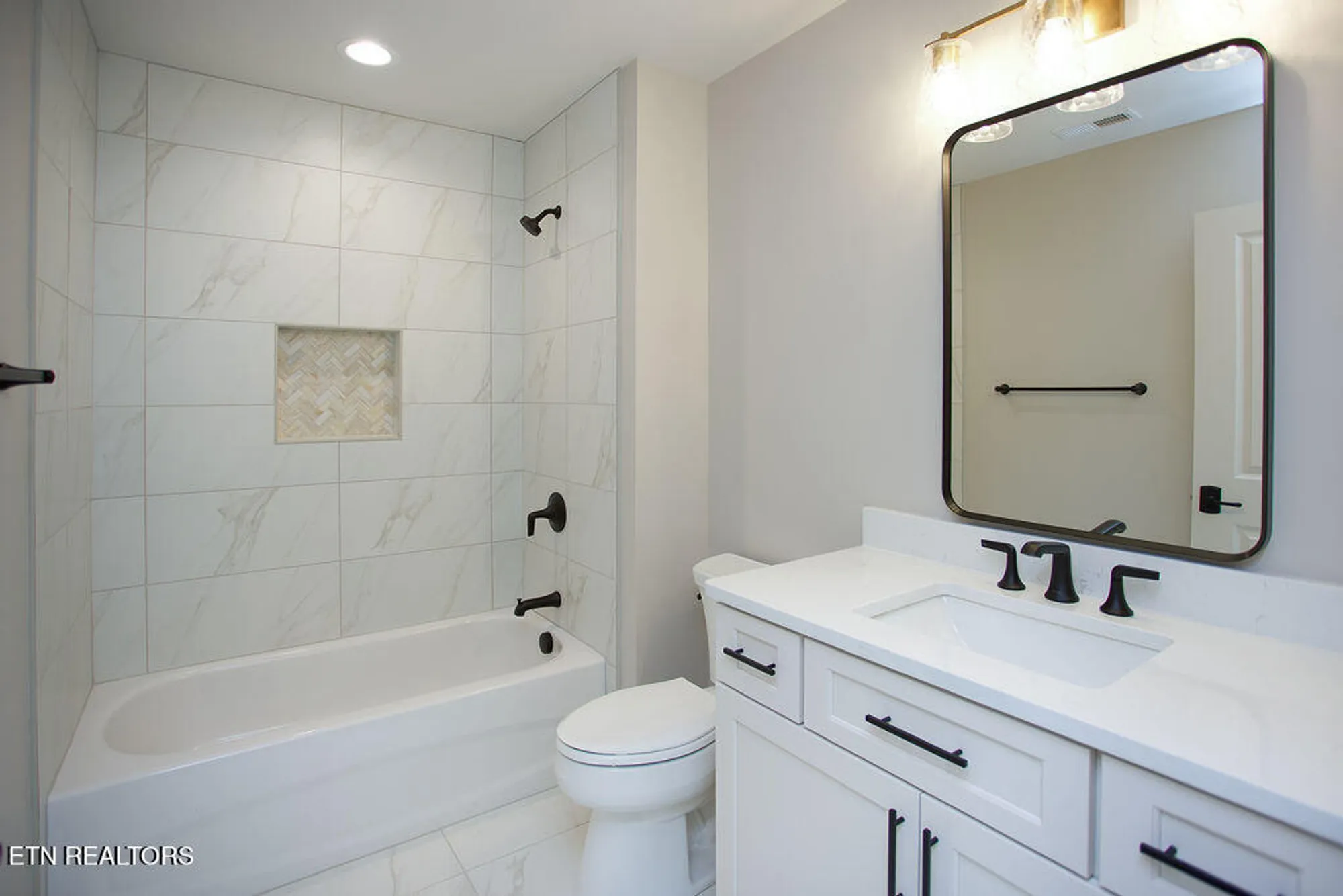 Property Slideshow image 31 of 35 | 268 stonehenge dr, Crossville, TN, 38558