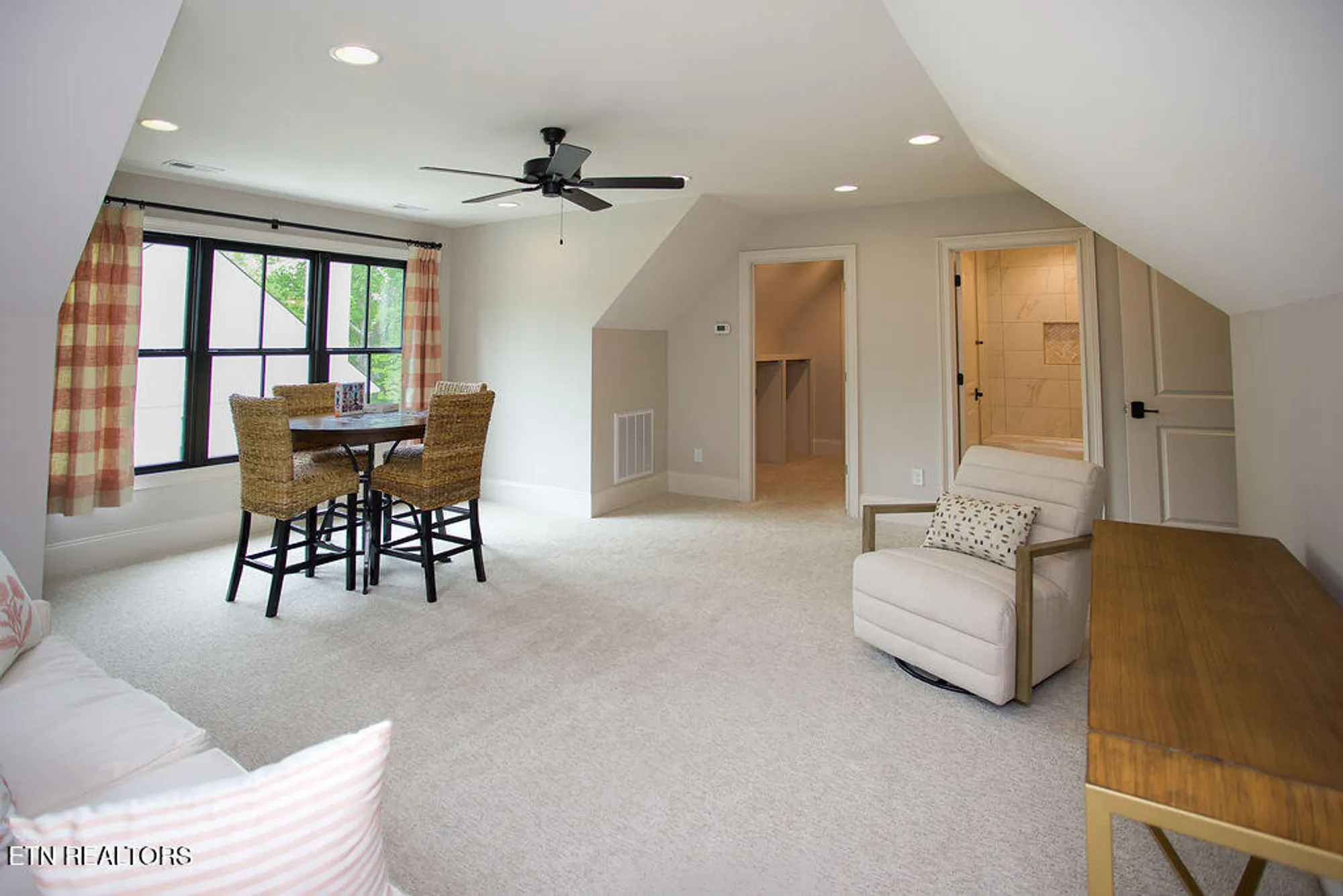 Property Slideshow image 32 of 35 | 268 stonehenge dr, Crossville, TN, 38558