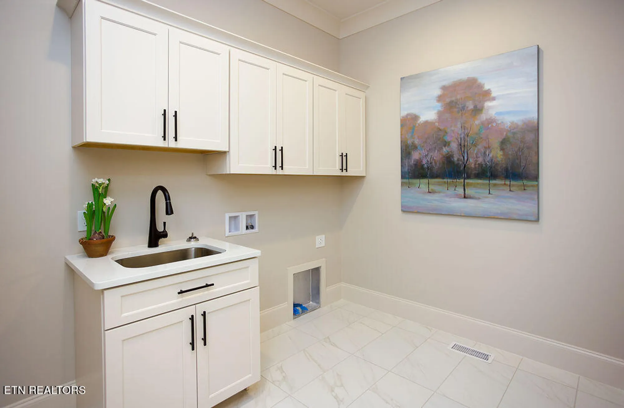 Property Slideshow image 24 of 35 | 268 stonehenge dr, Crossville, TN, 38558