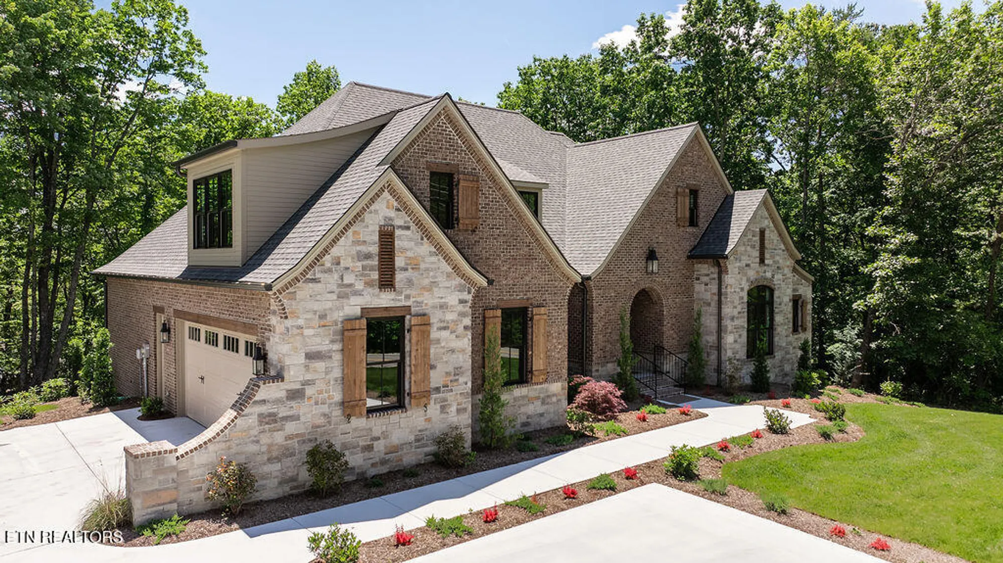 Property Slideshow image 2 of 35 | 268 stonehenge dr, Crossville, TN, 38558