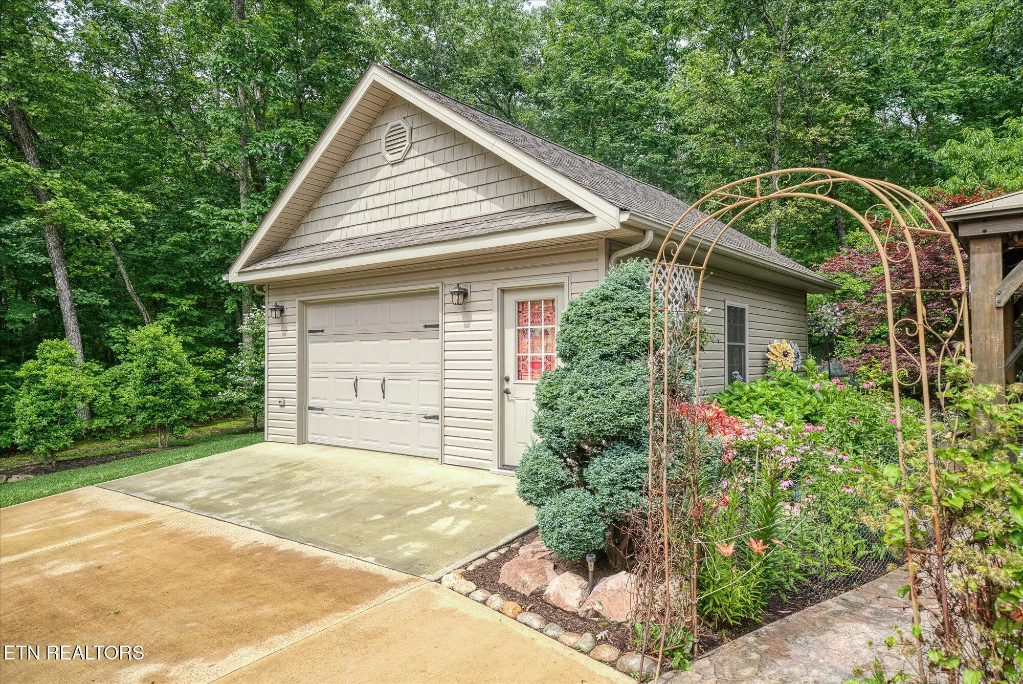 Property Slideshow image 3 of 60 | 130 folkstone rd, Crossville, TN, 38558