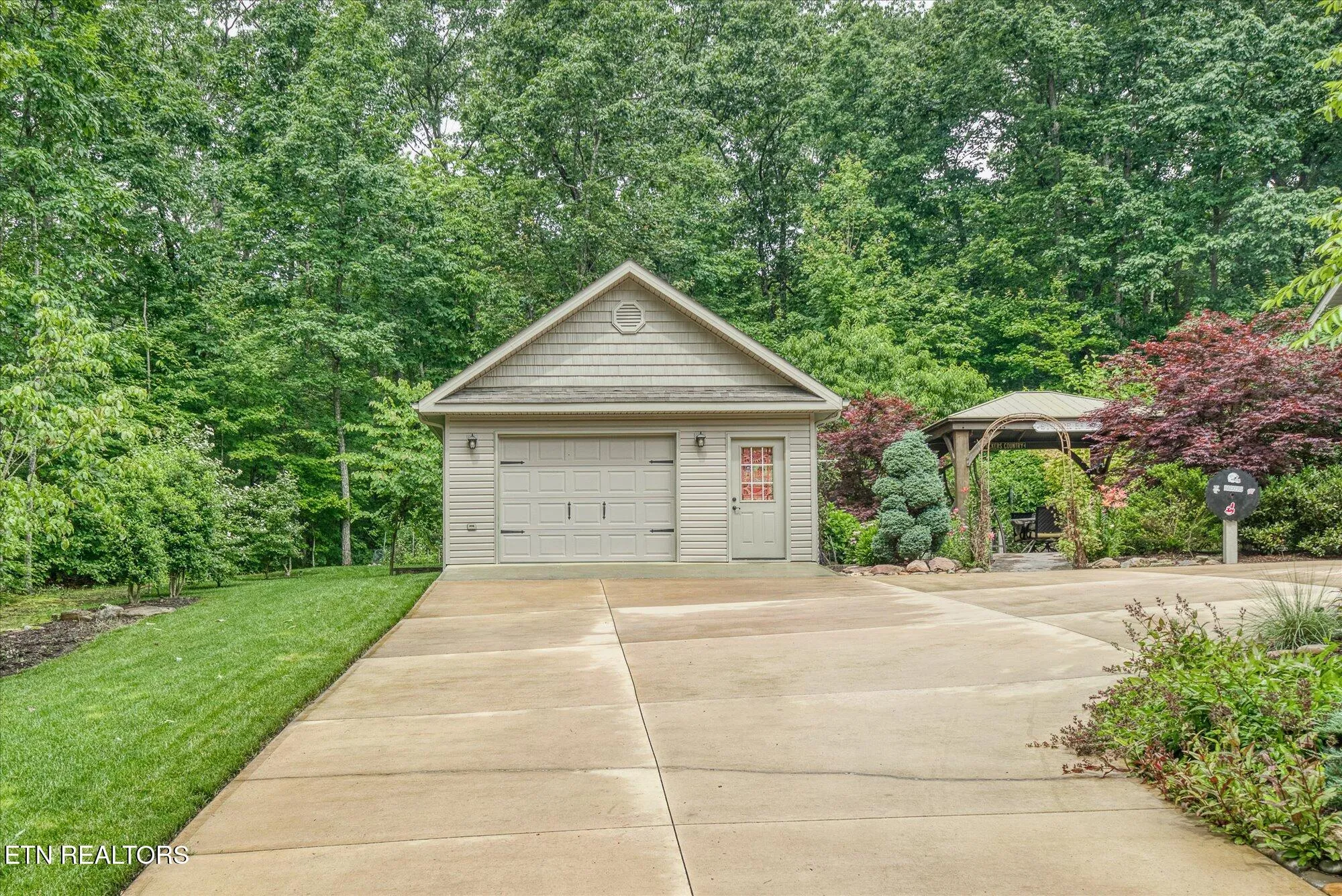 Property Slideshow image 36 of 60 | 130 folkstone rd, Crossville, TN, 38558