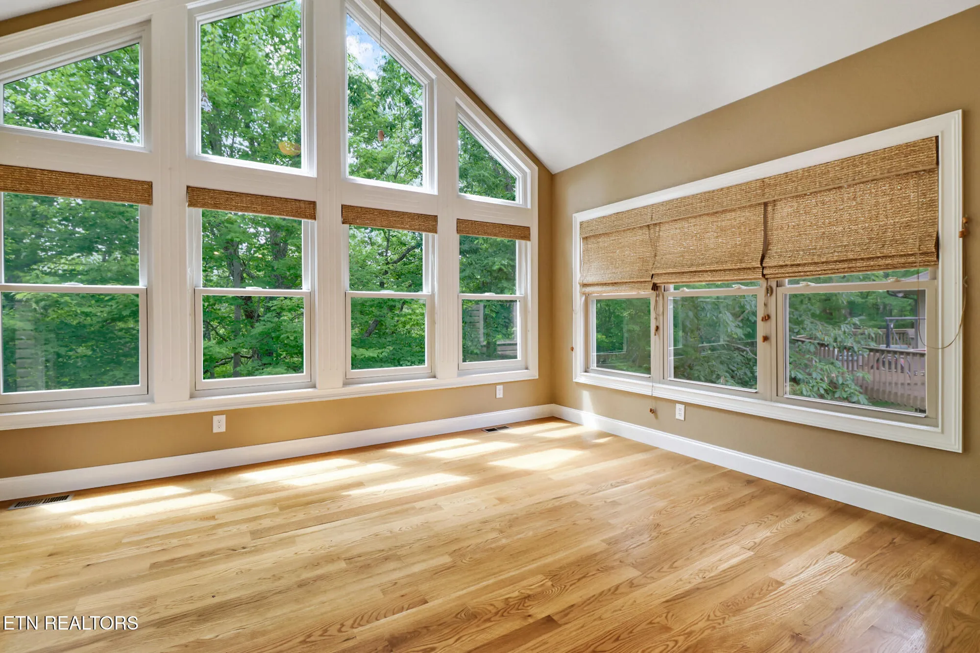 Property Slideshow image 3 of 63 | 124 lynhurst dr, Crossville, TN, 38558