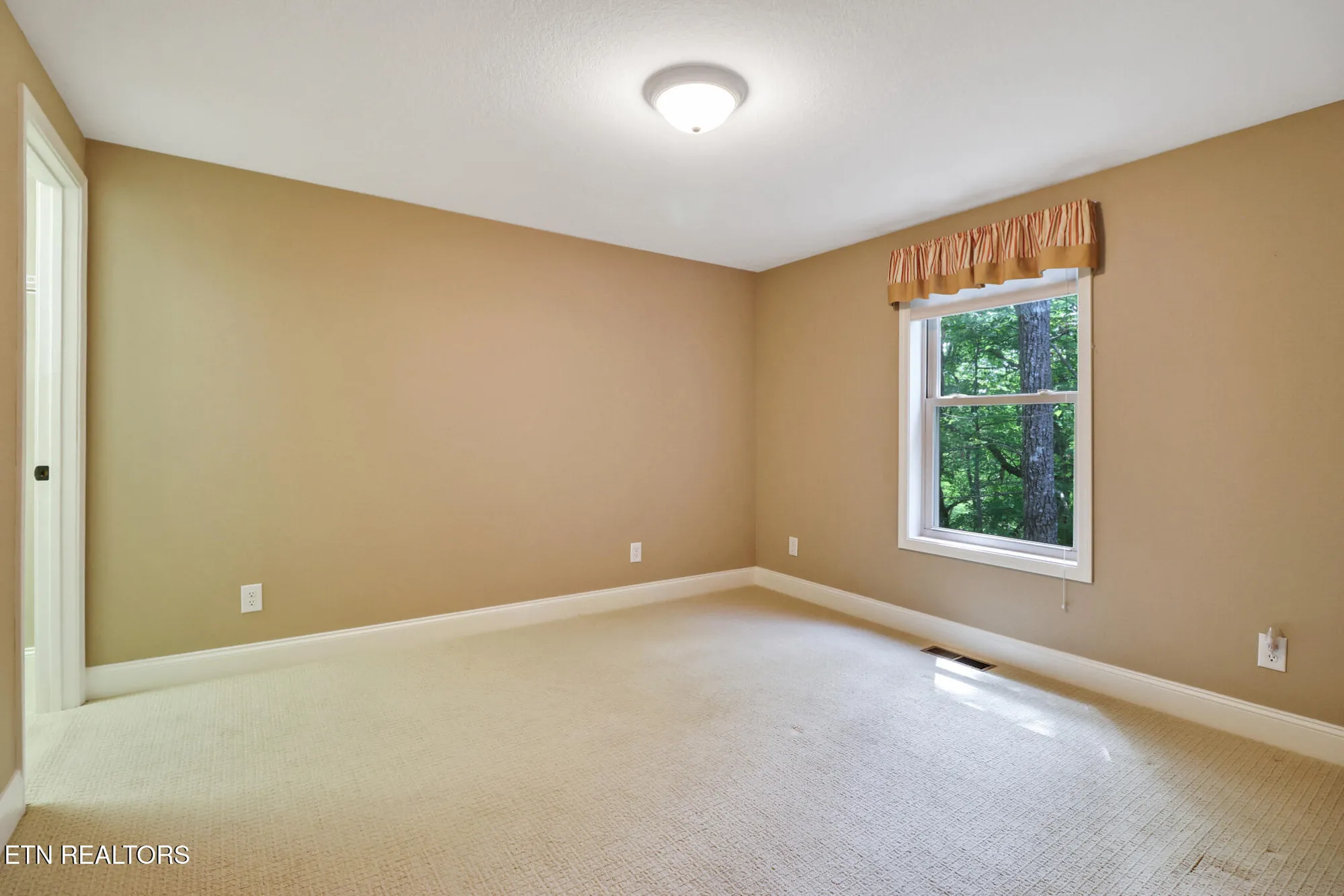 Property Slideshow image 42 of 63 | 124 lynhurst dr, Crossville, TN, 38558